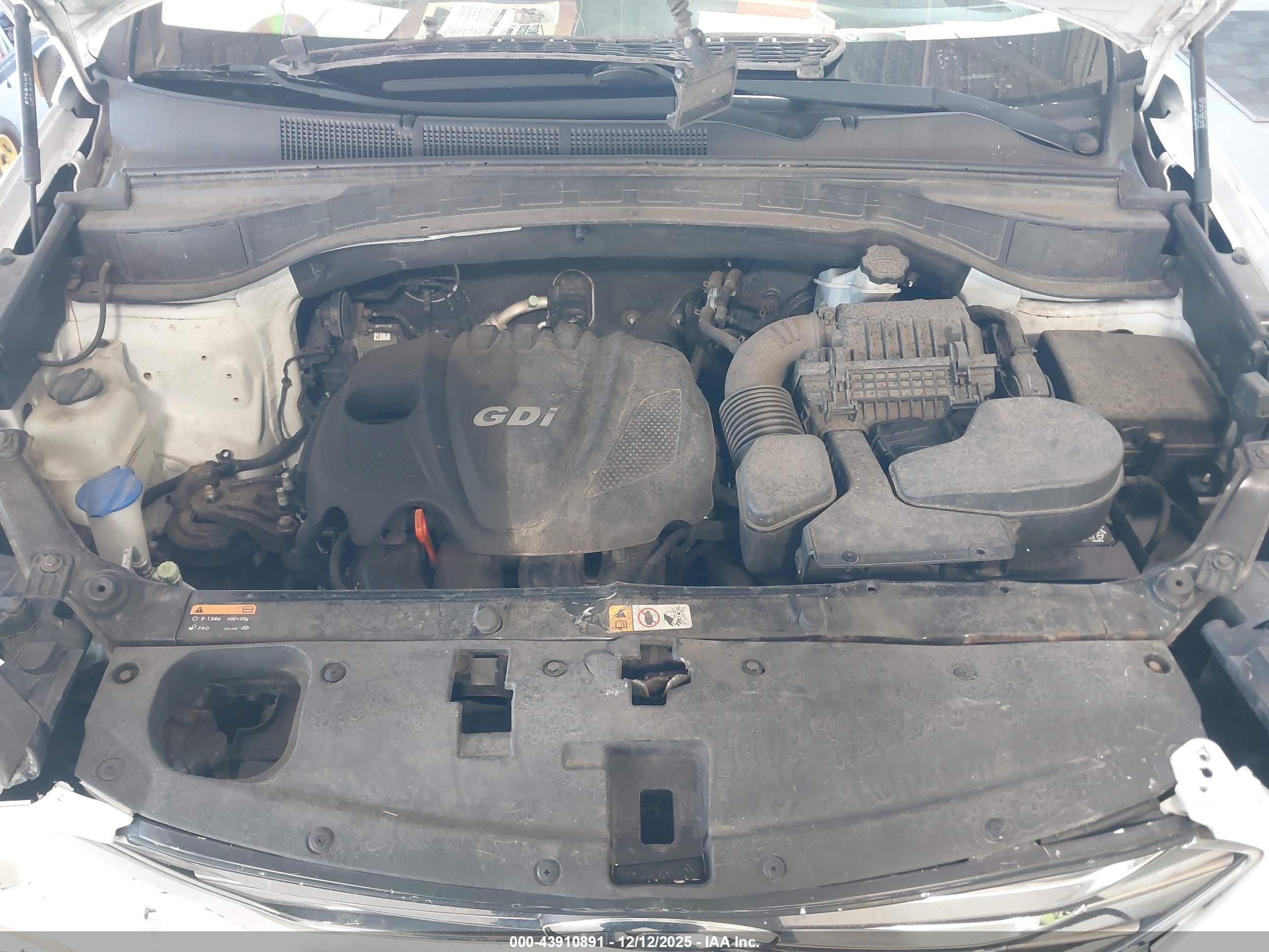 HYUNDAI SANTA image 10
