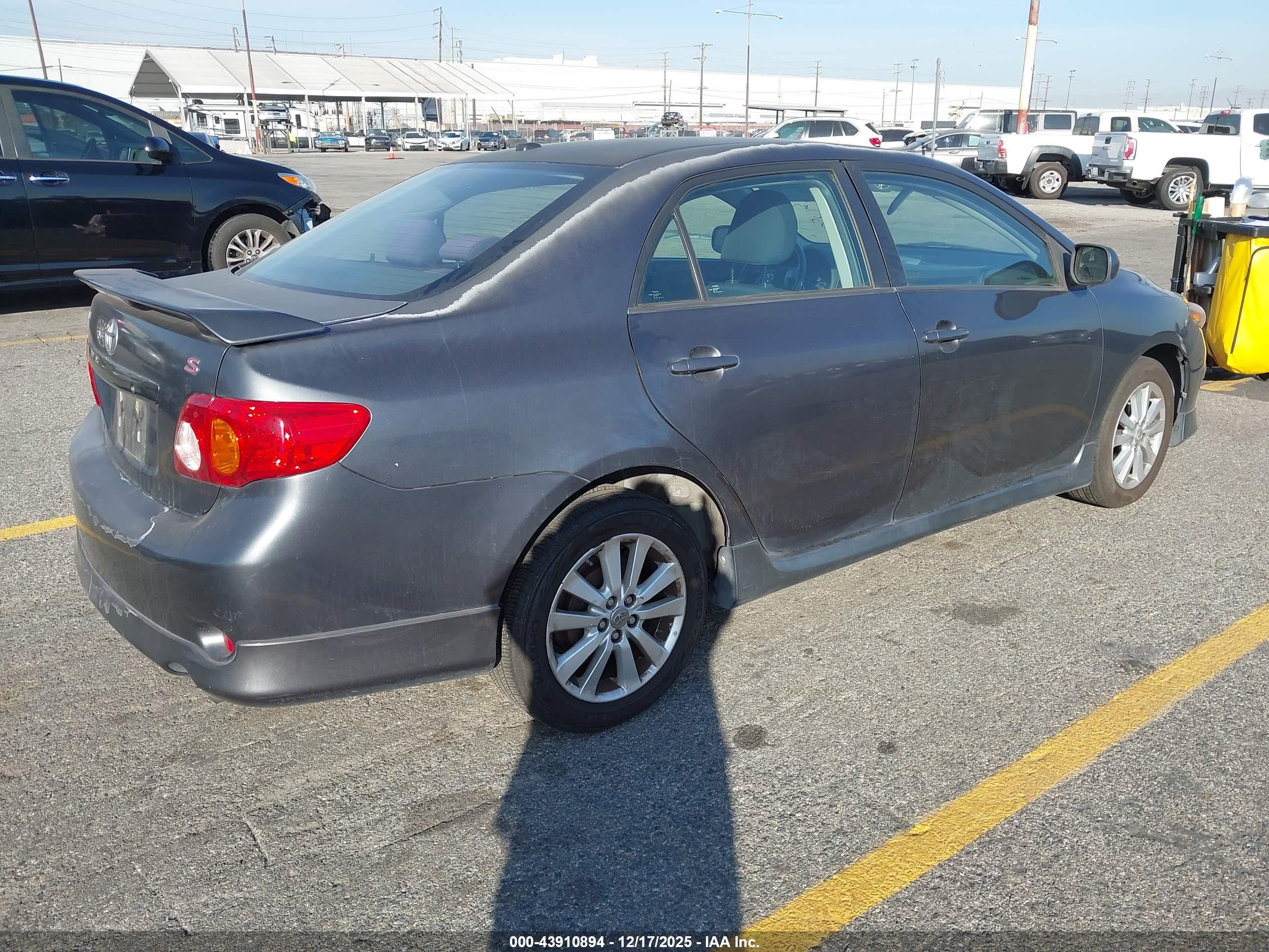 TOYOTA COROLLA image 4