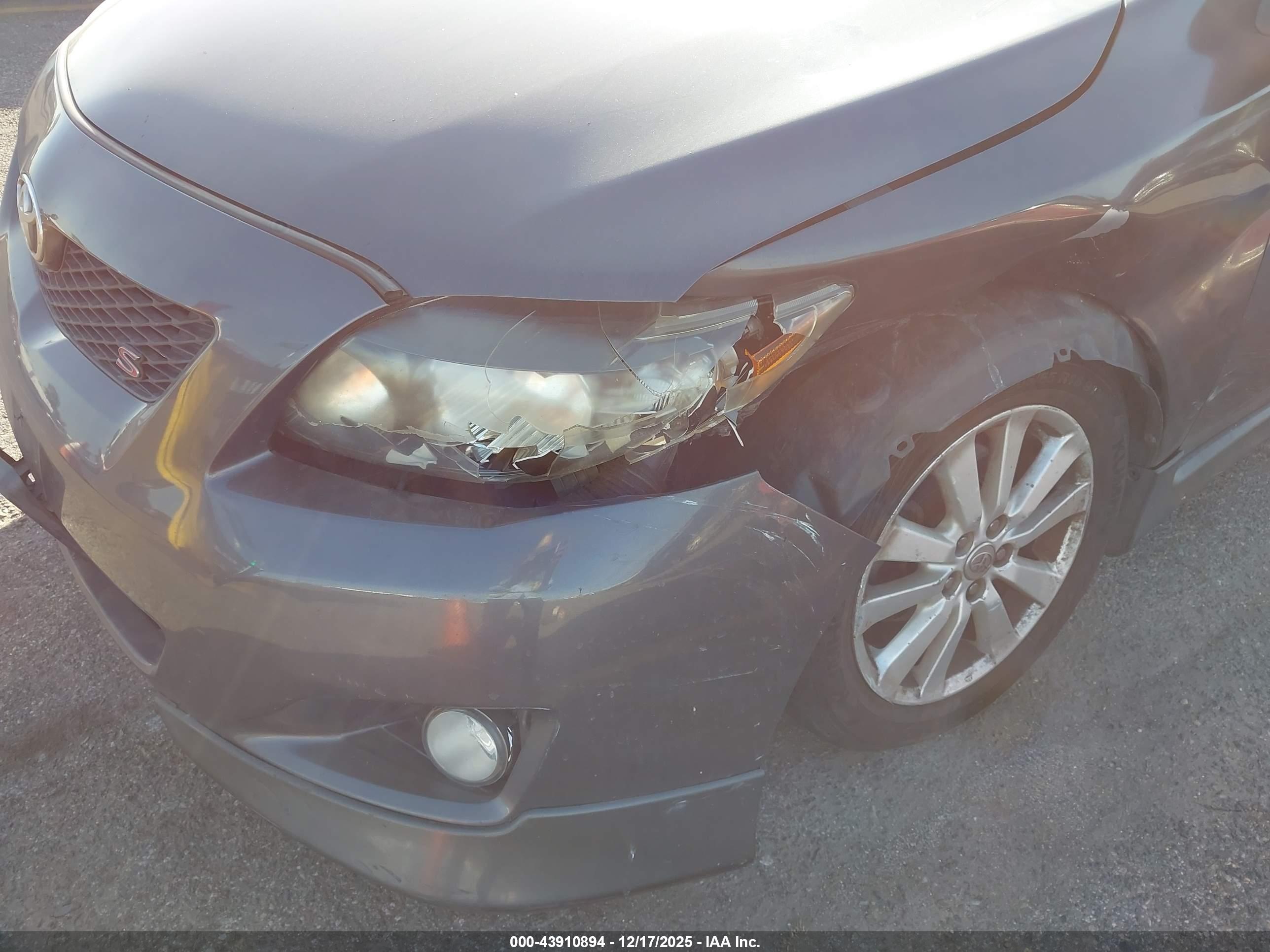 TOYOTA COROLLA image 6