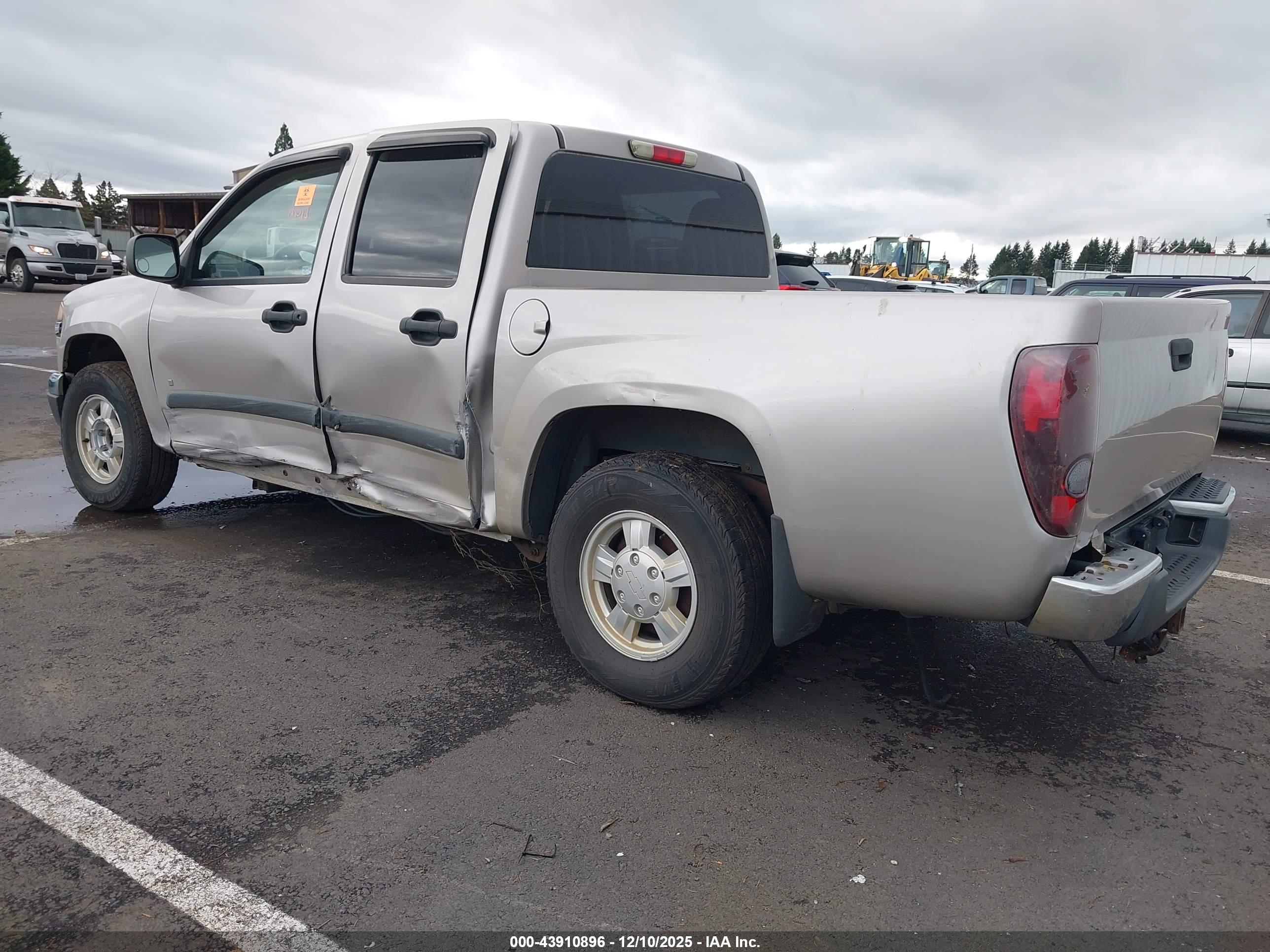 CHEVROLET COLORADO image 3