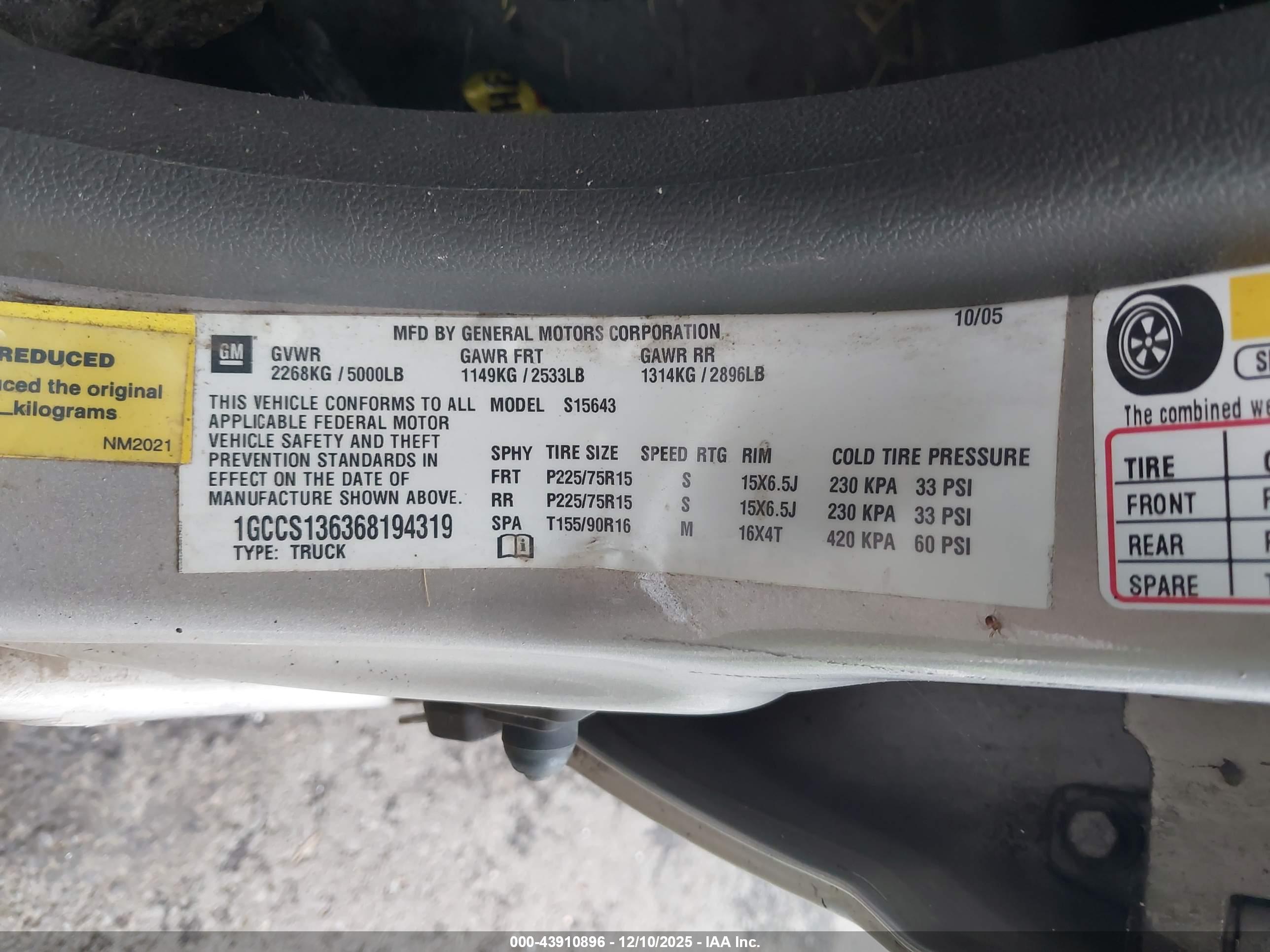 CHEVROLET COLORADO image 9