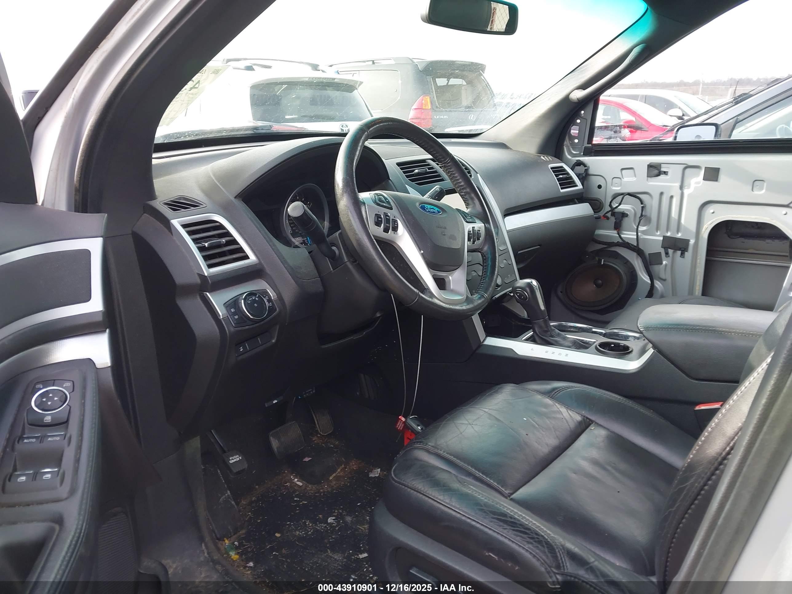 FORD EXPLORER image 5