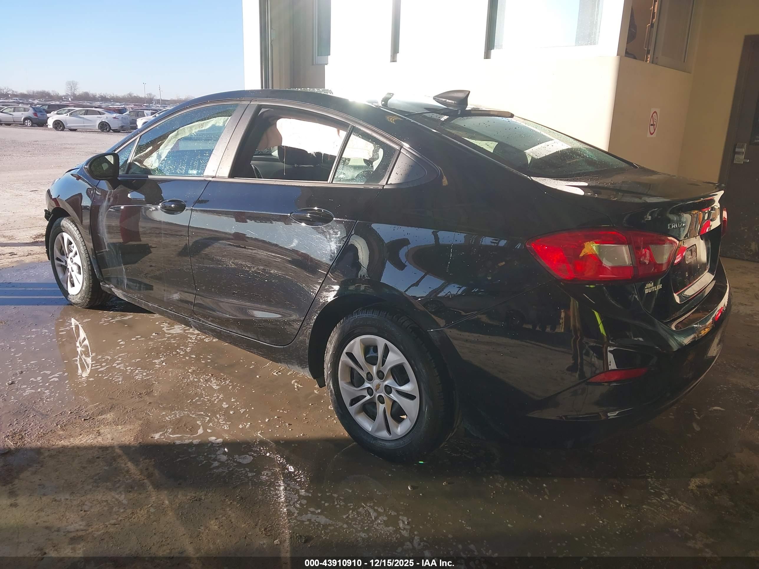 CHEVROLET CRUZE image 3