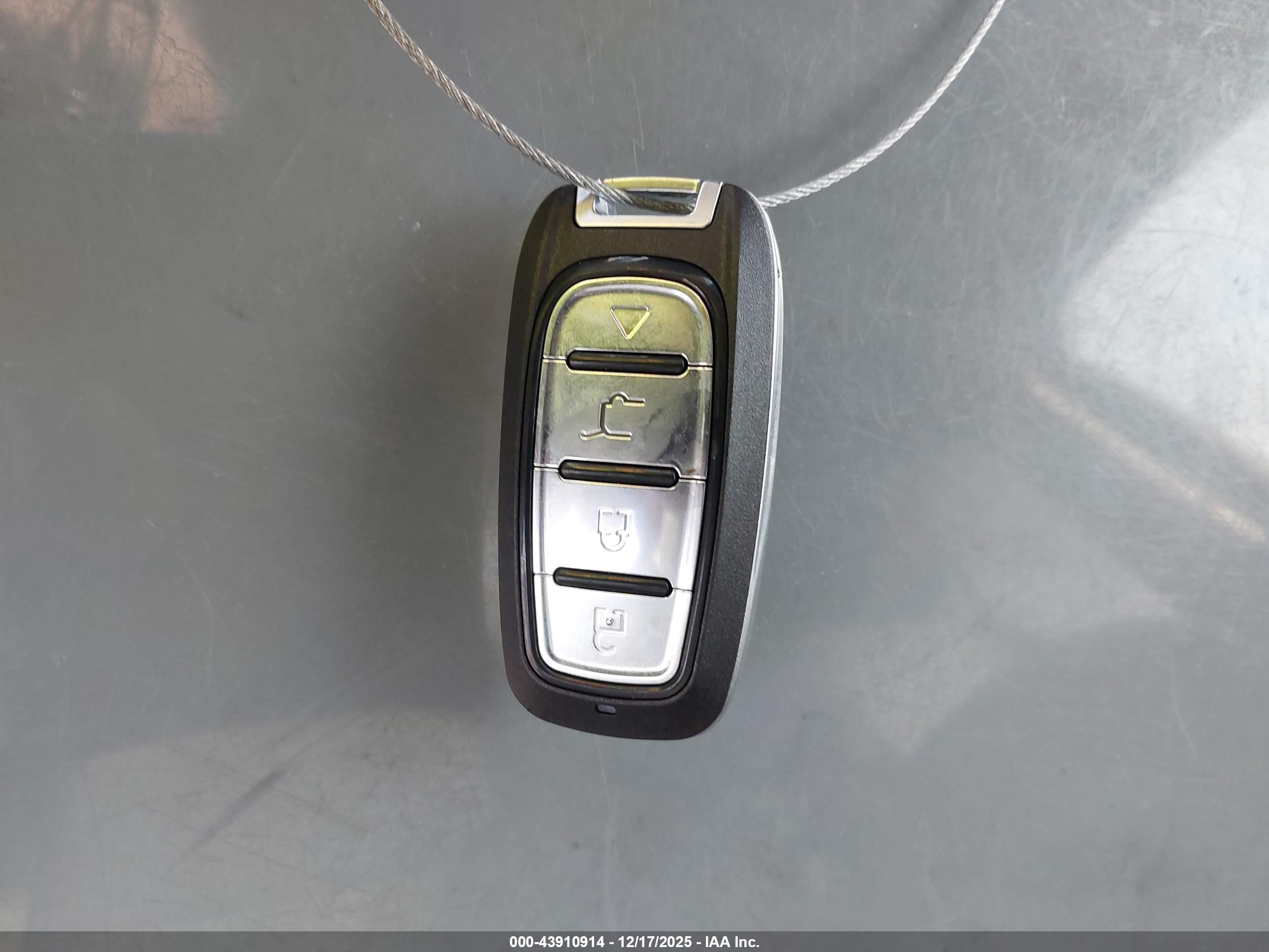 FORD ESCAPE image 11