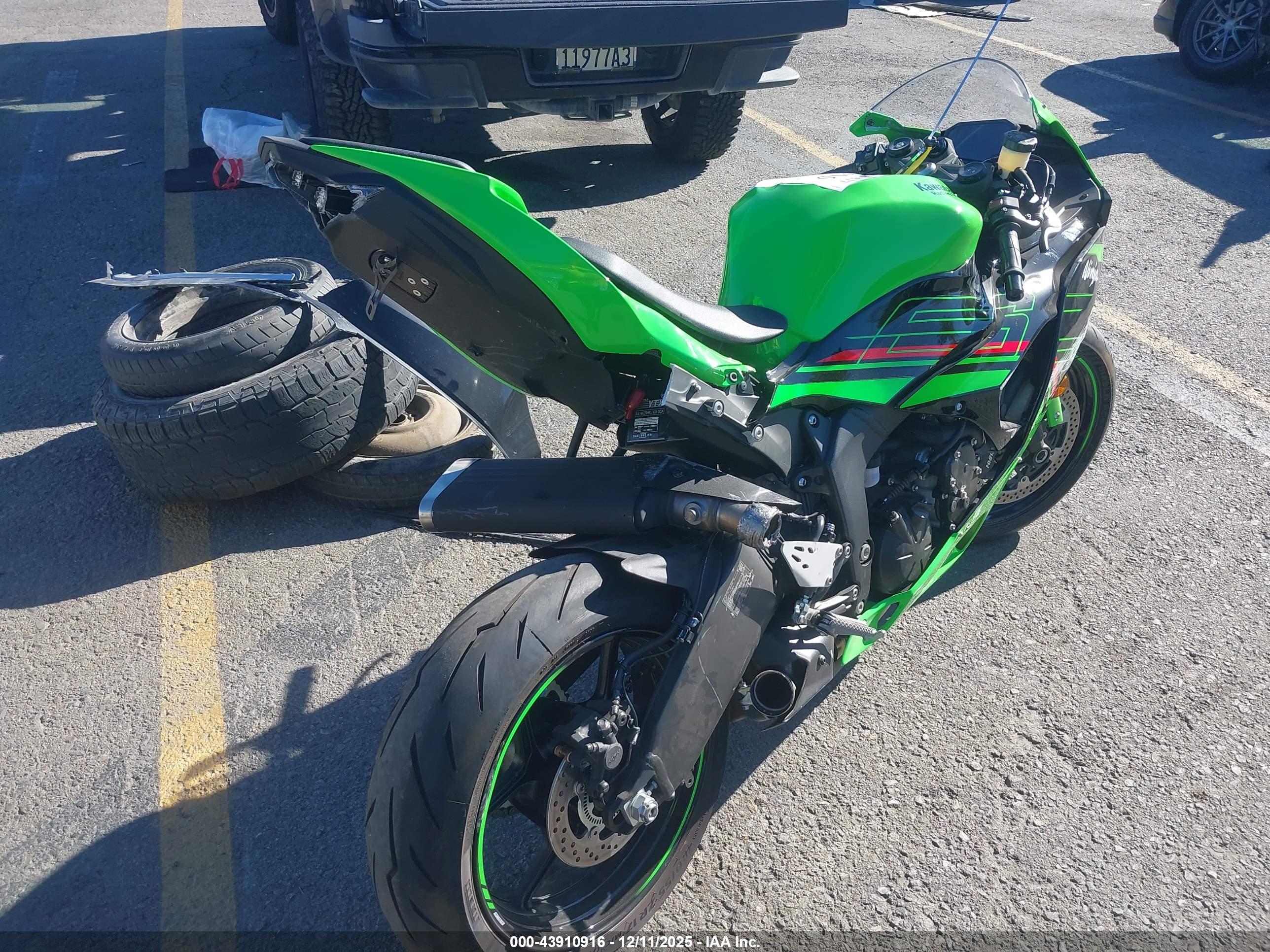 KAWASAKI ZX636 image 4