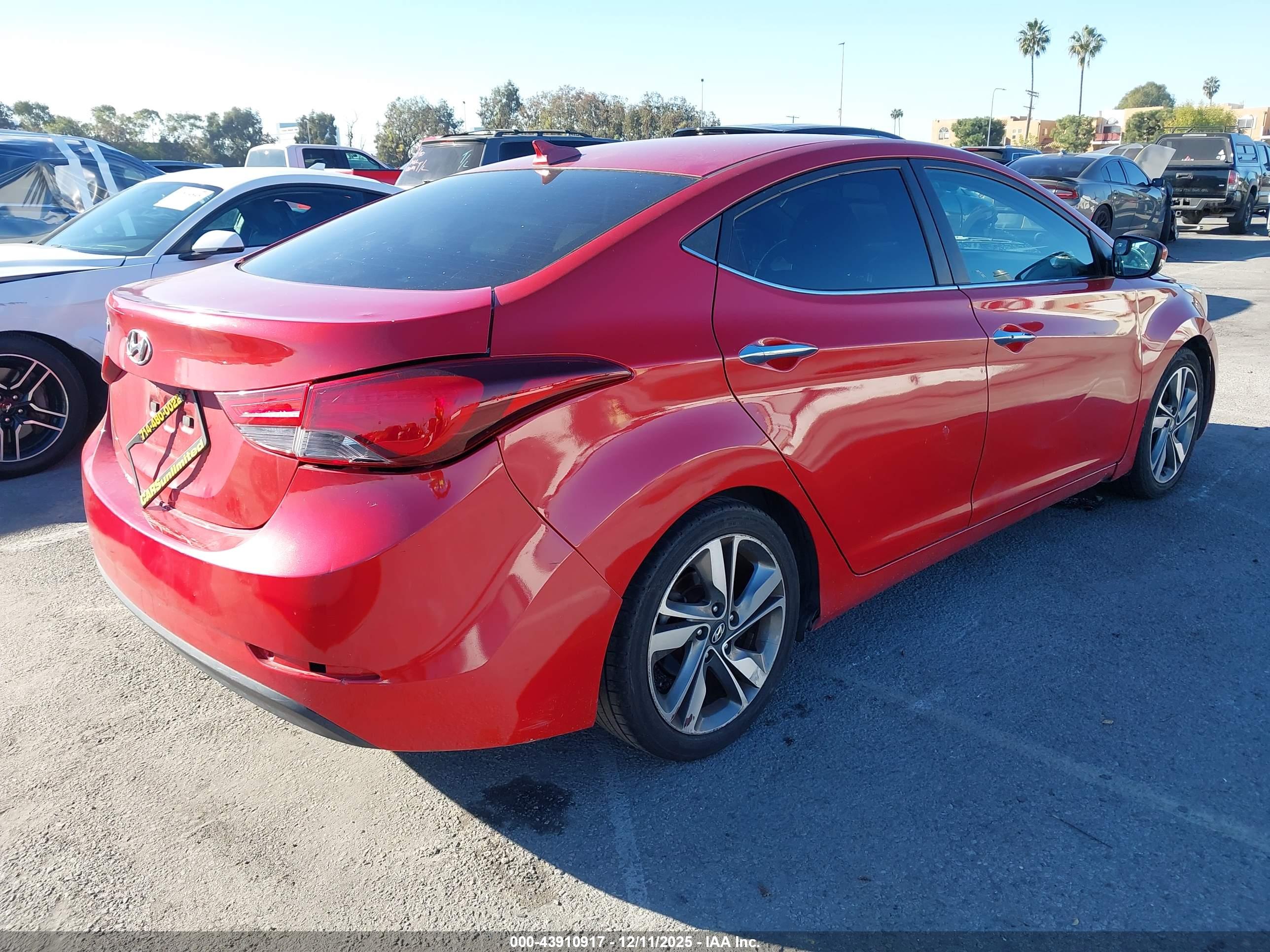 HYUNDAI ELANTRA image 4