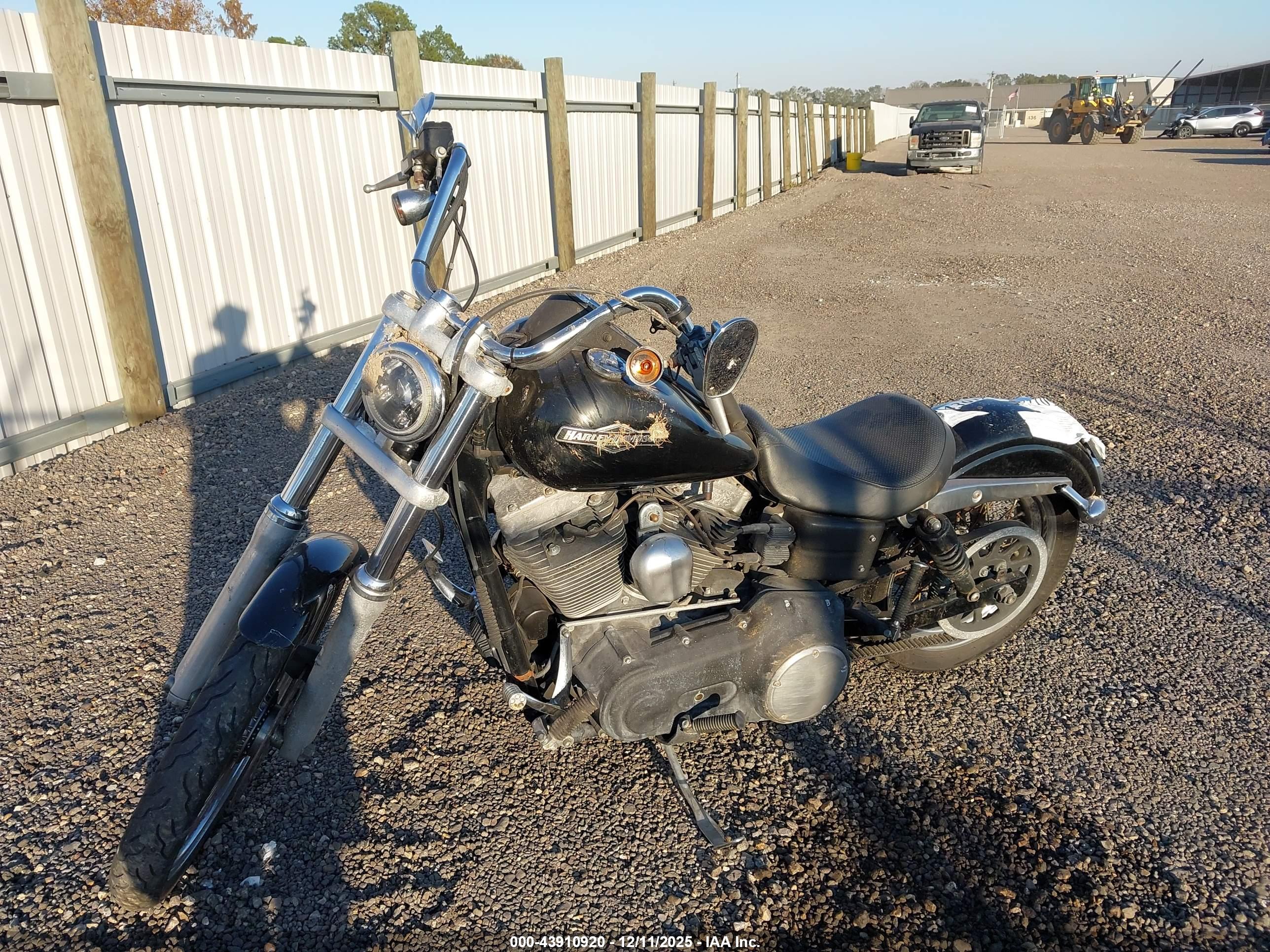 HARLEY-DAVIDSON FXDBI image 2