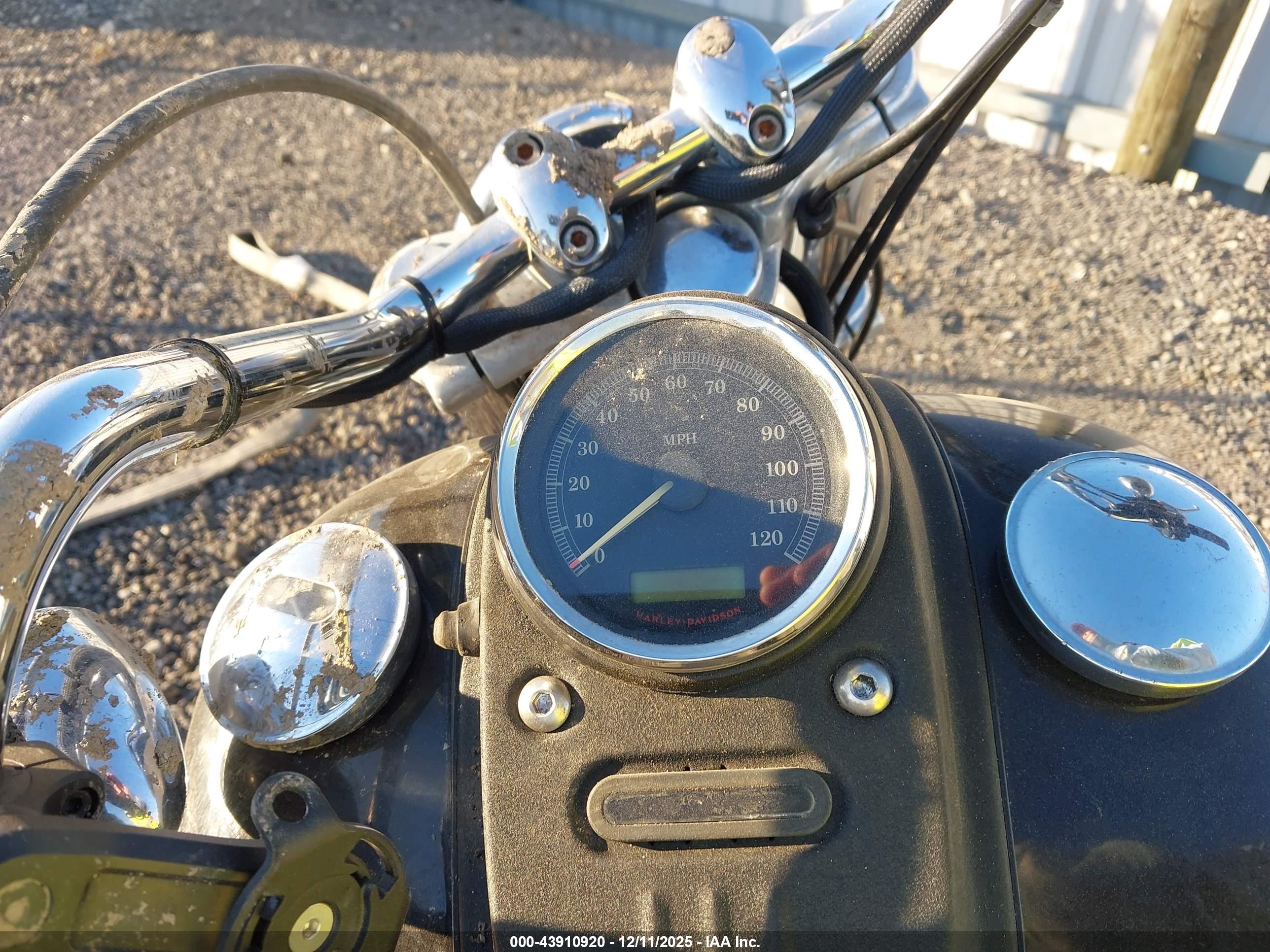 HARLEY-DAVIDSON FXDBI image 7