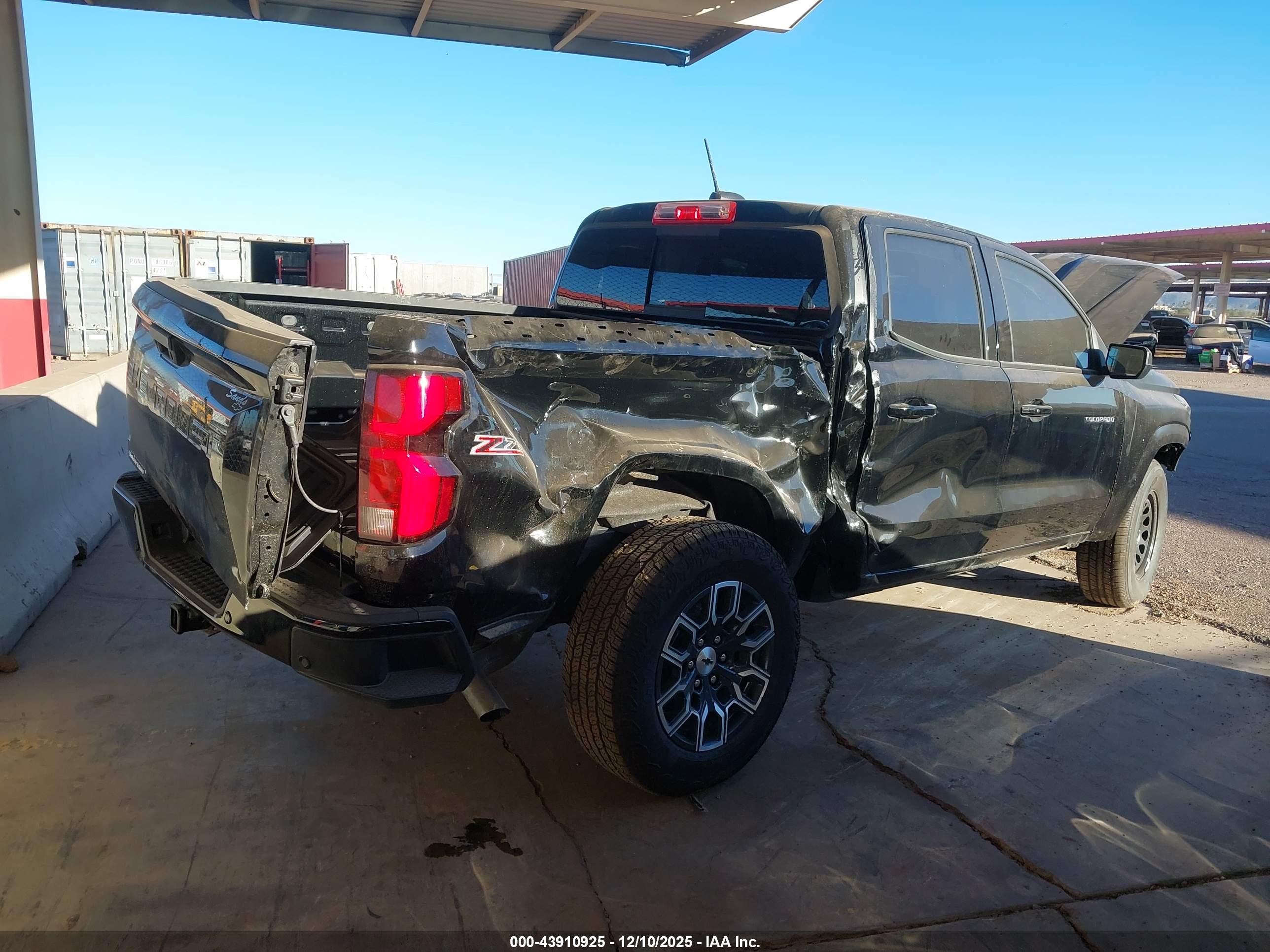 CHEVROLET COLORADO image 6