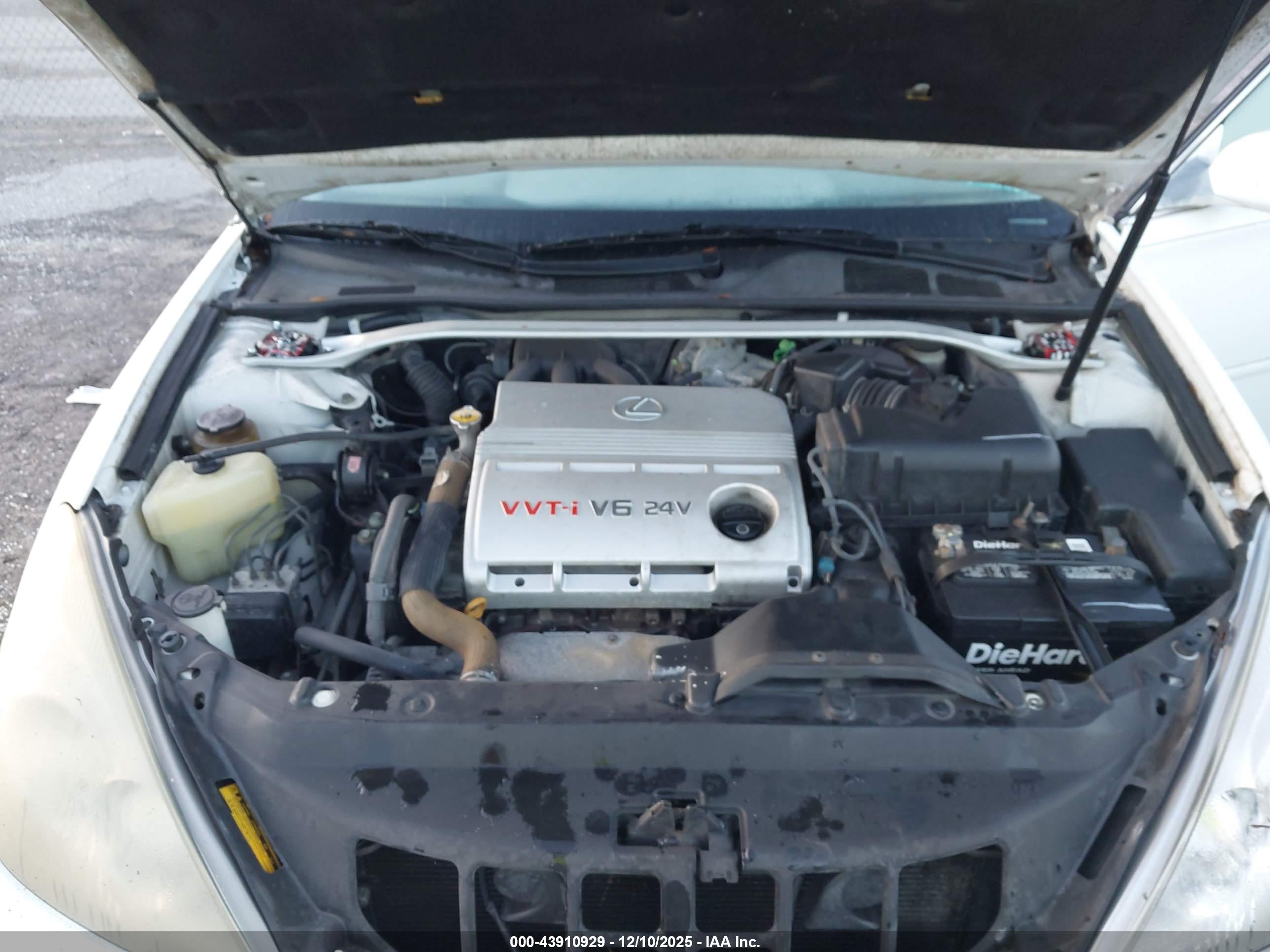 LEXUS ES image 10