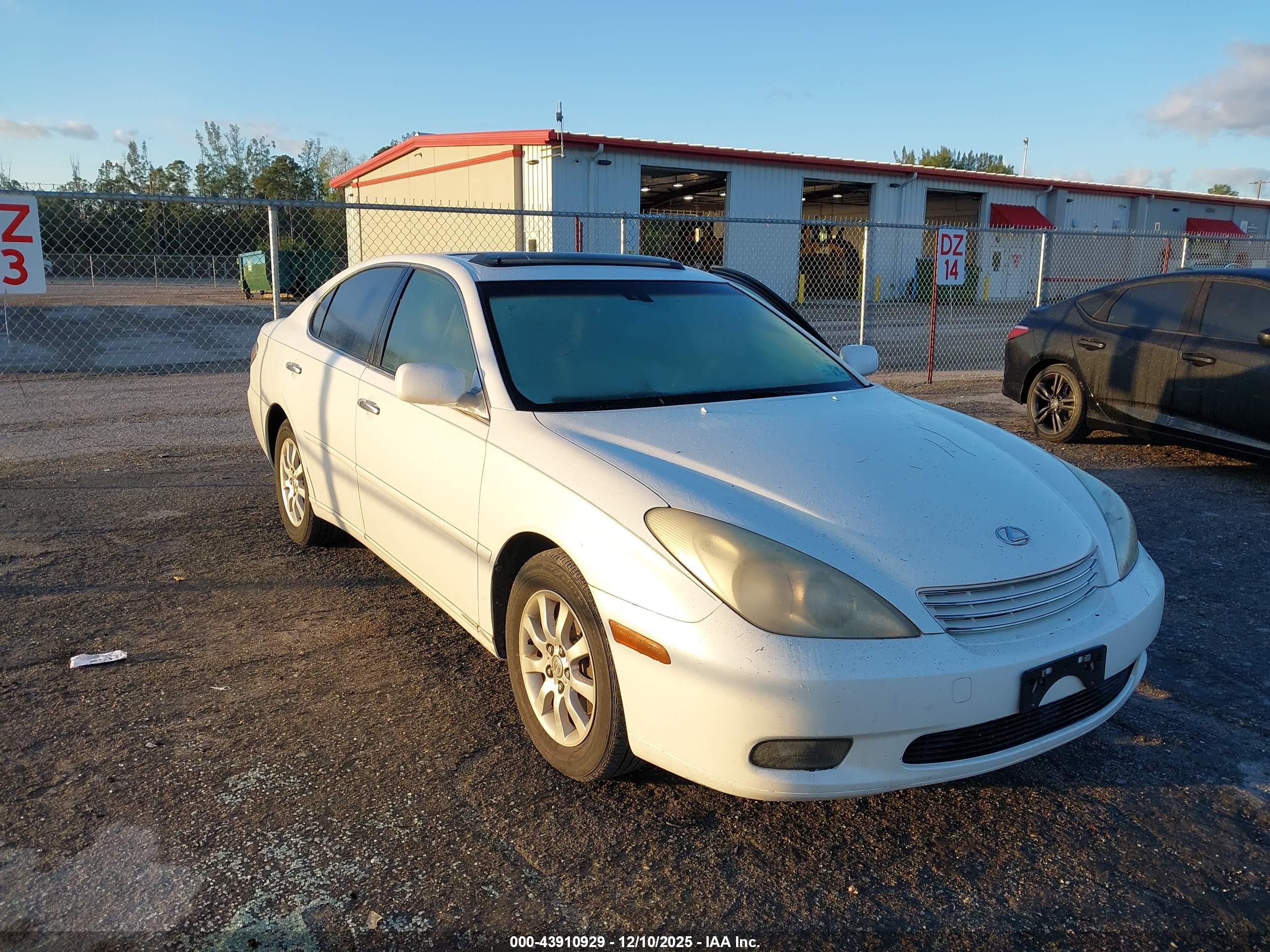 LEXUS ES image 6