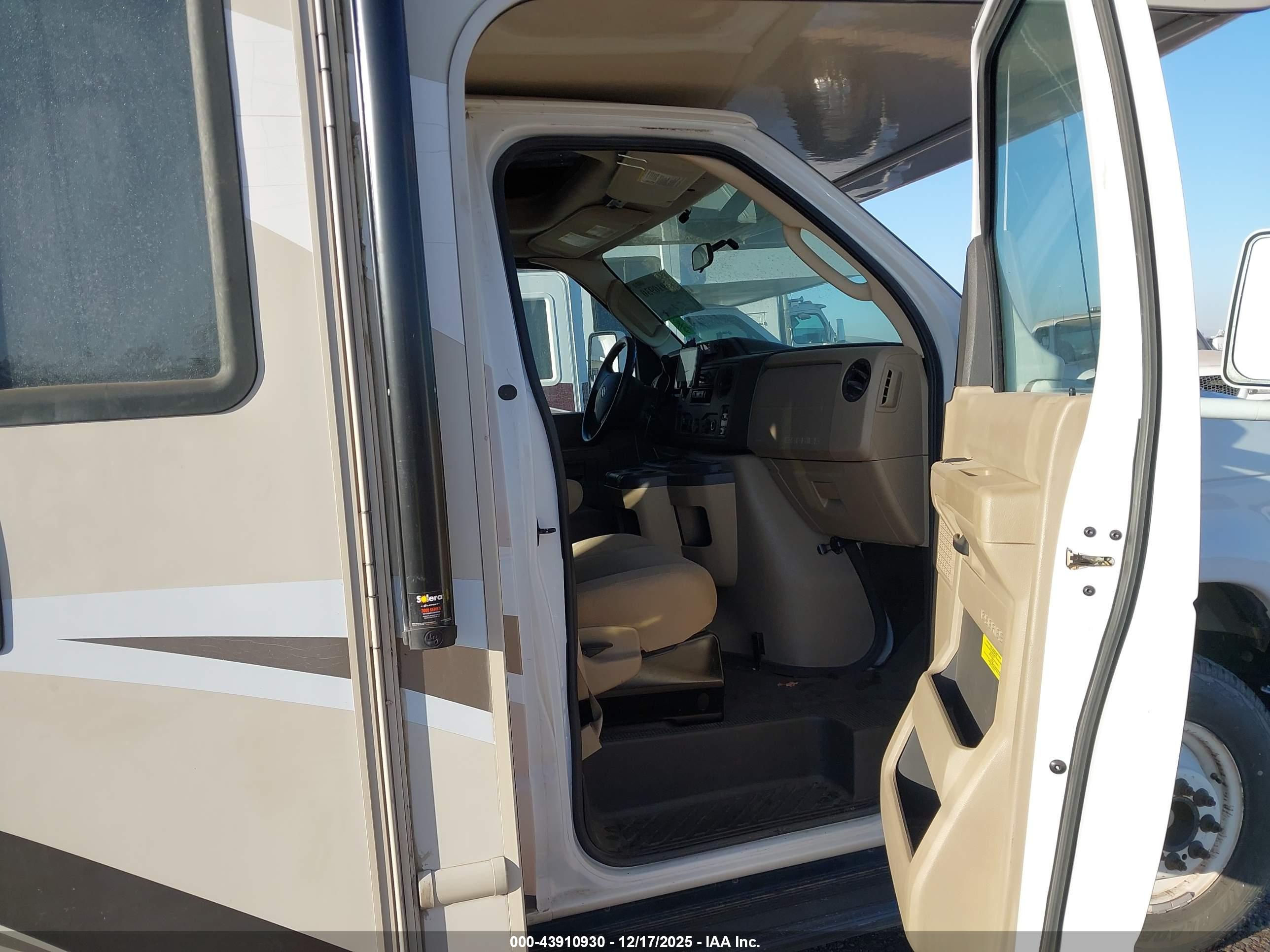 FORD E-350 image 7