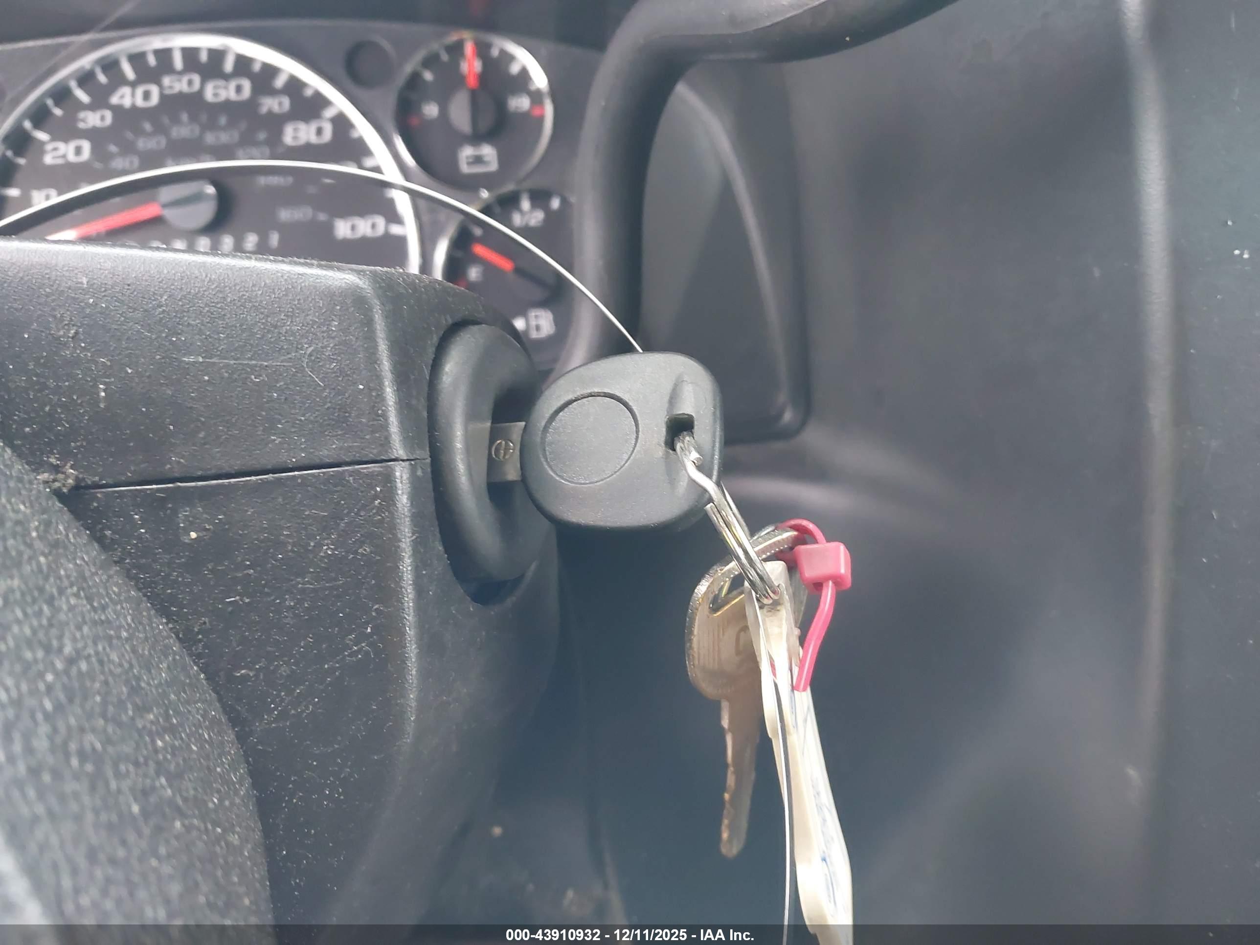 CHEVROLET EXPRESS image 11