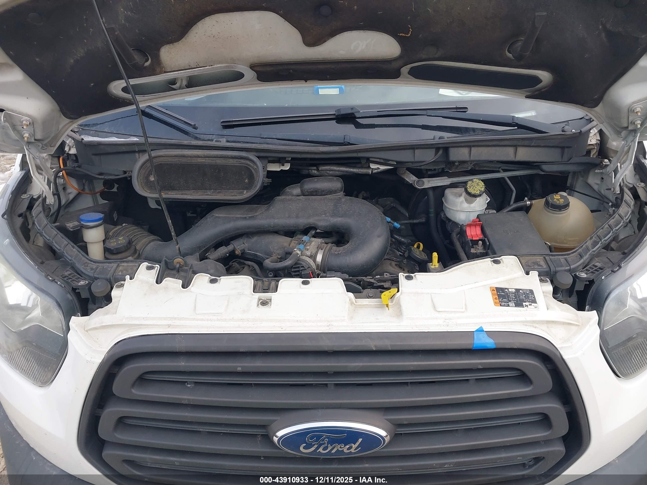 FORD TRANSIT-150 image 10