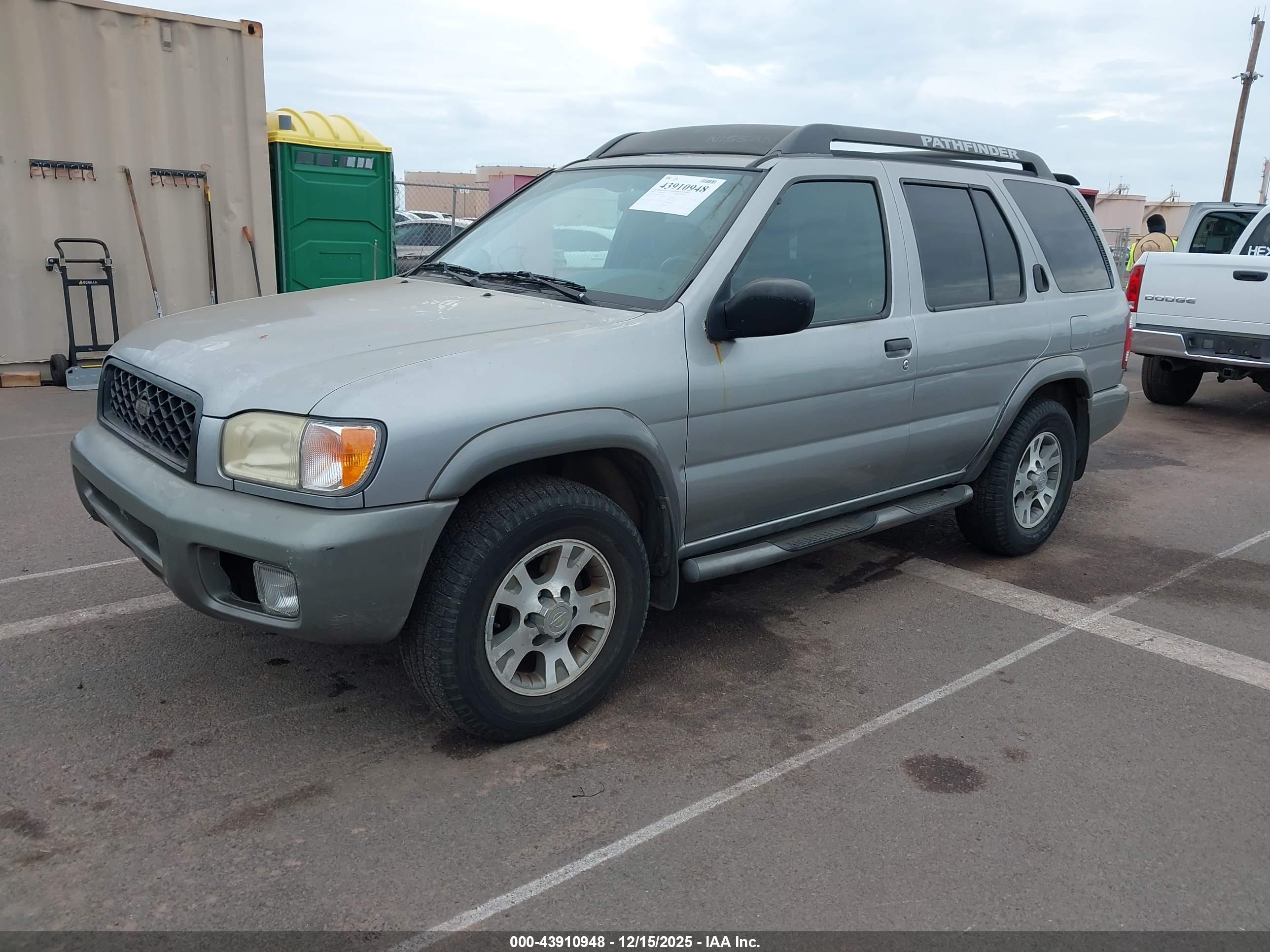 NISSAN PATHFINDER image 2