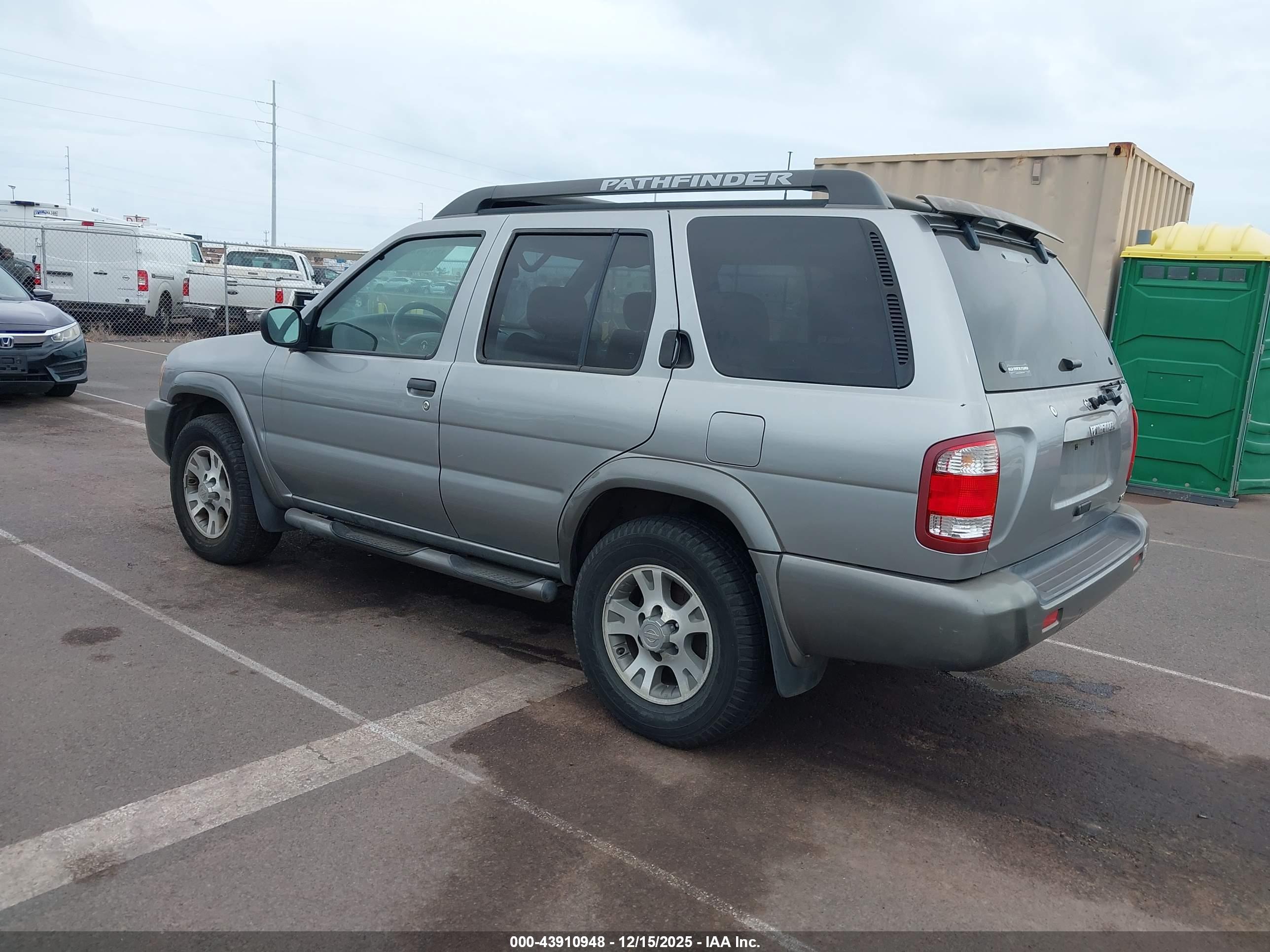 NISSAN PATHFINDER image 3