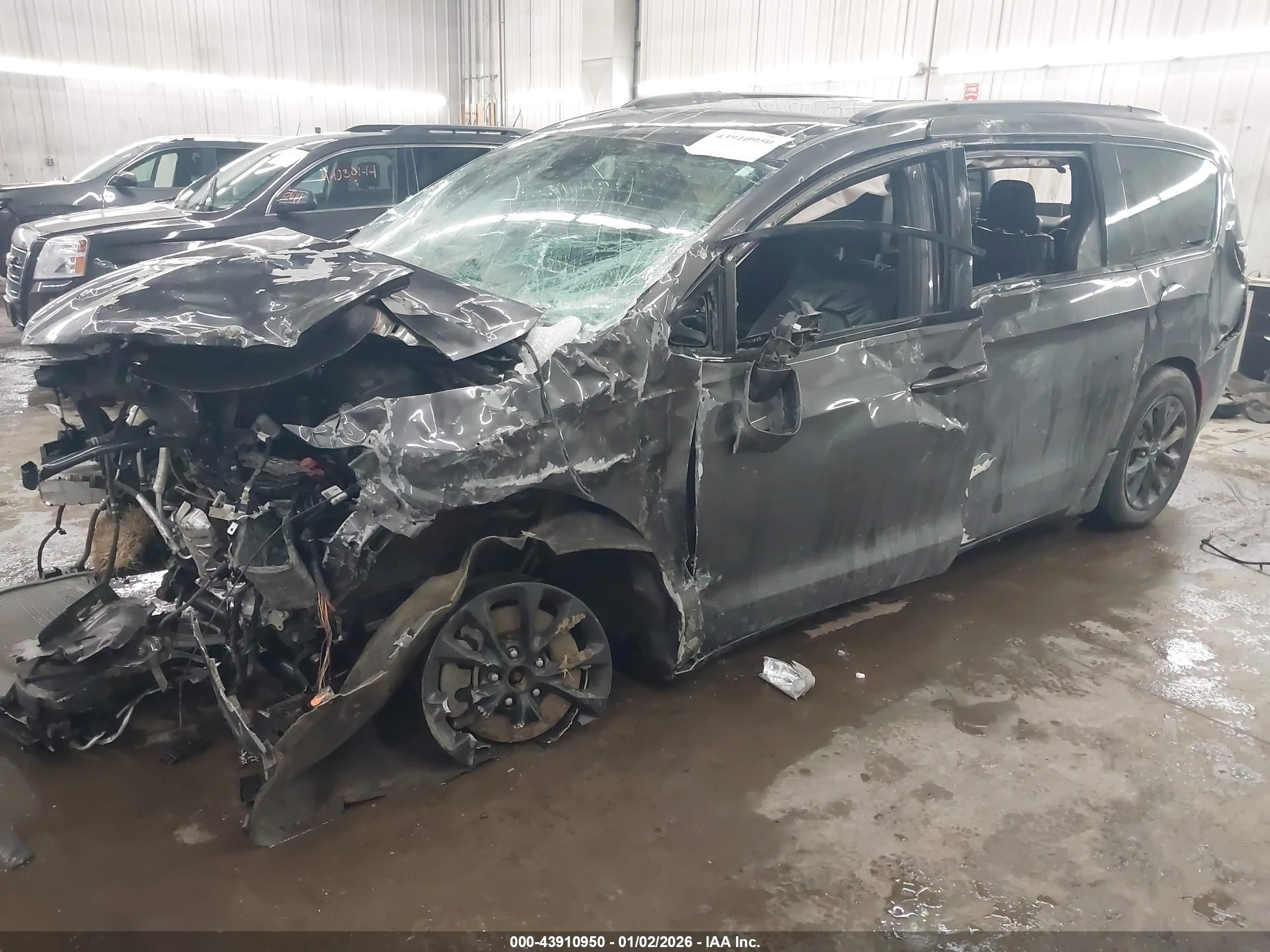 CHRYSLER PACIFICA image 2