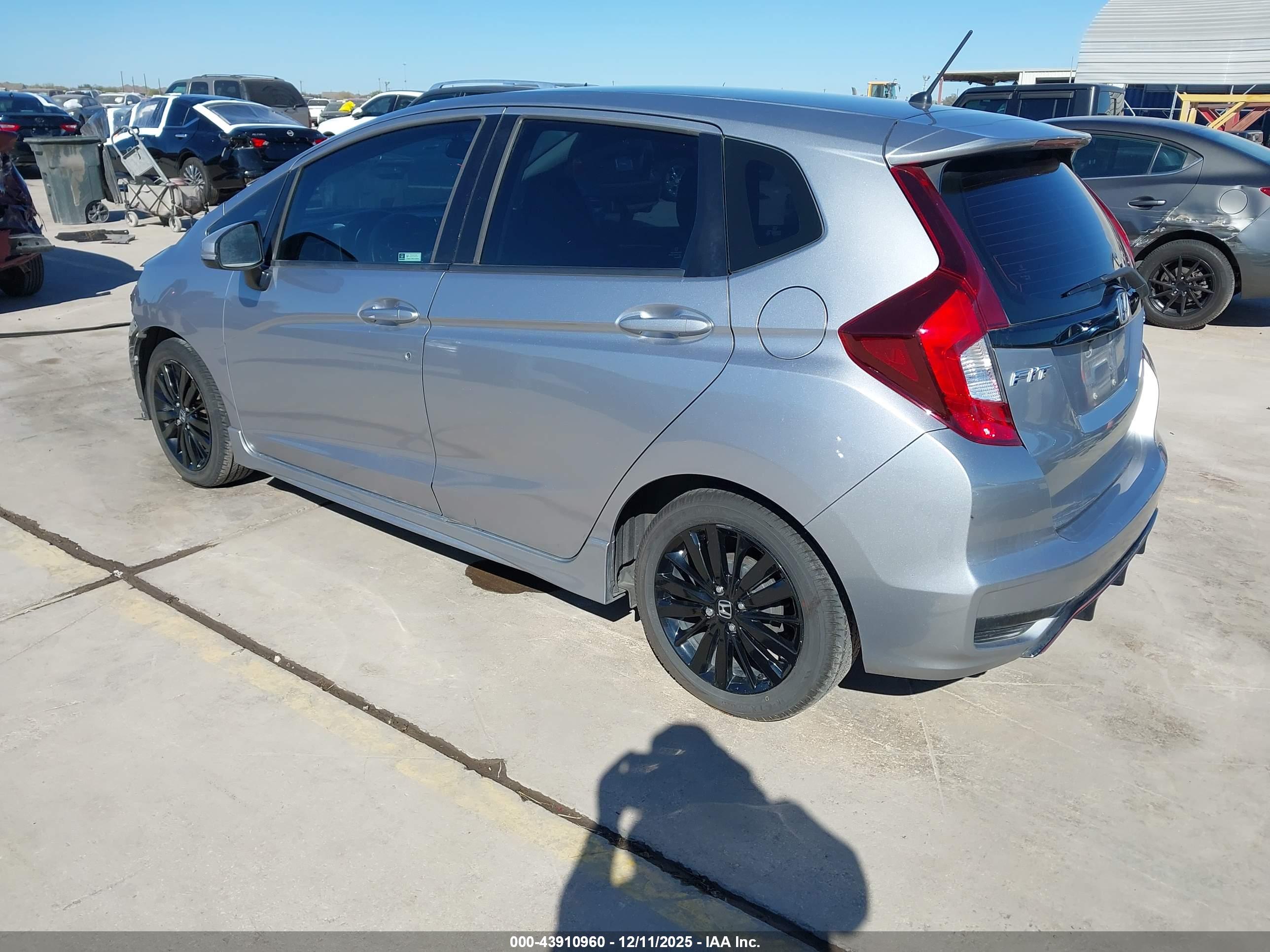 HONDA FIT image 3