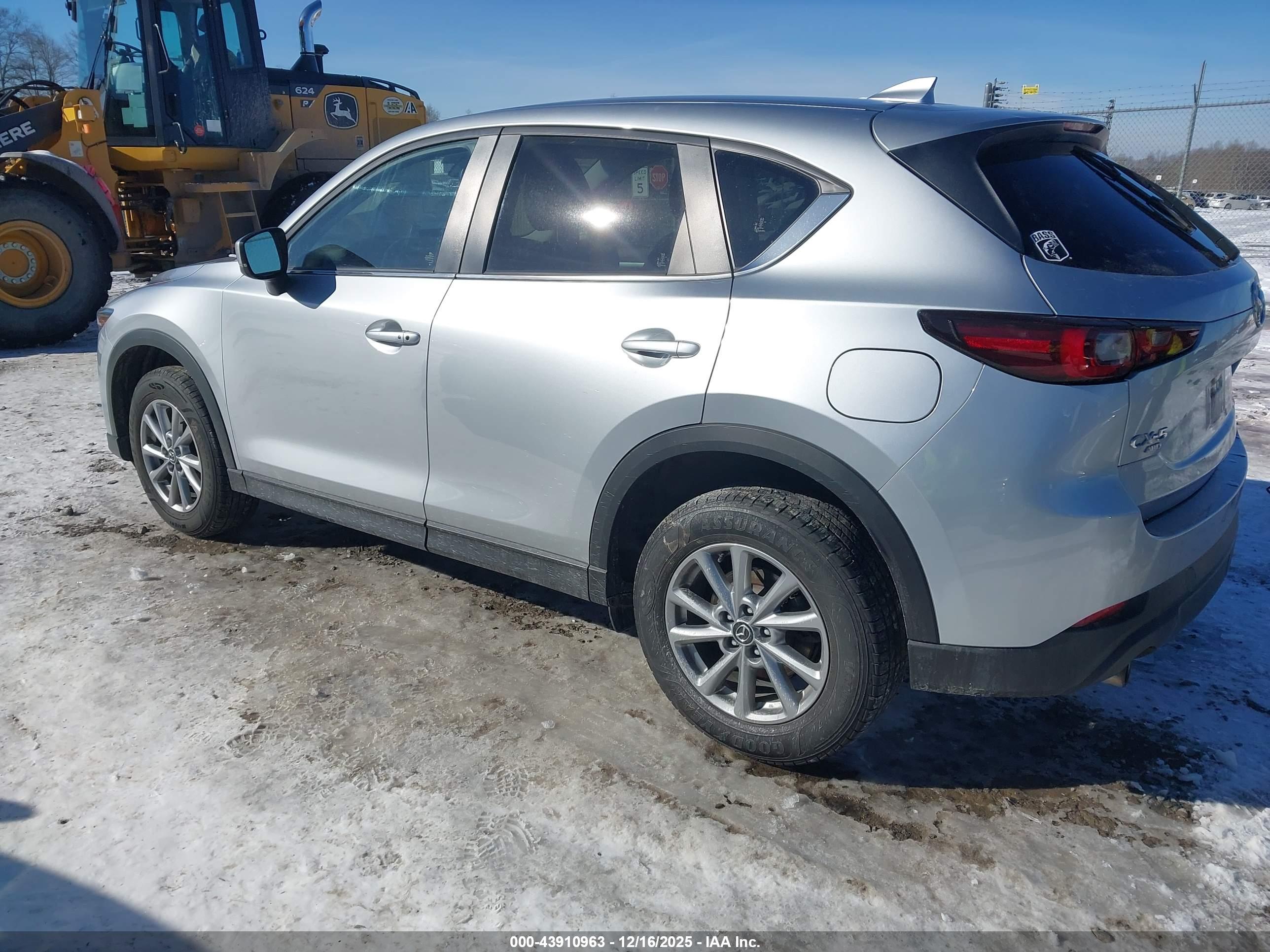 MAZDA CX-5 image 3