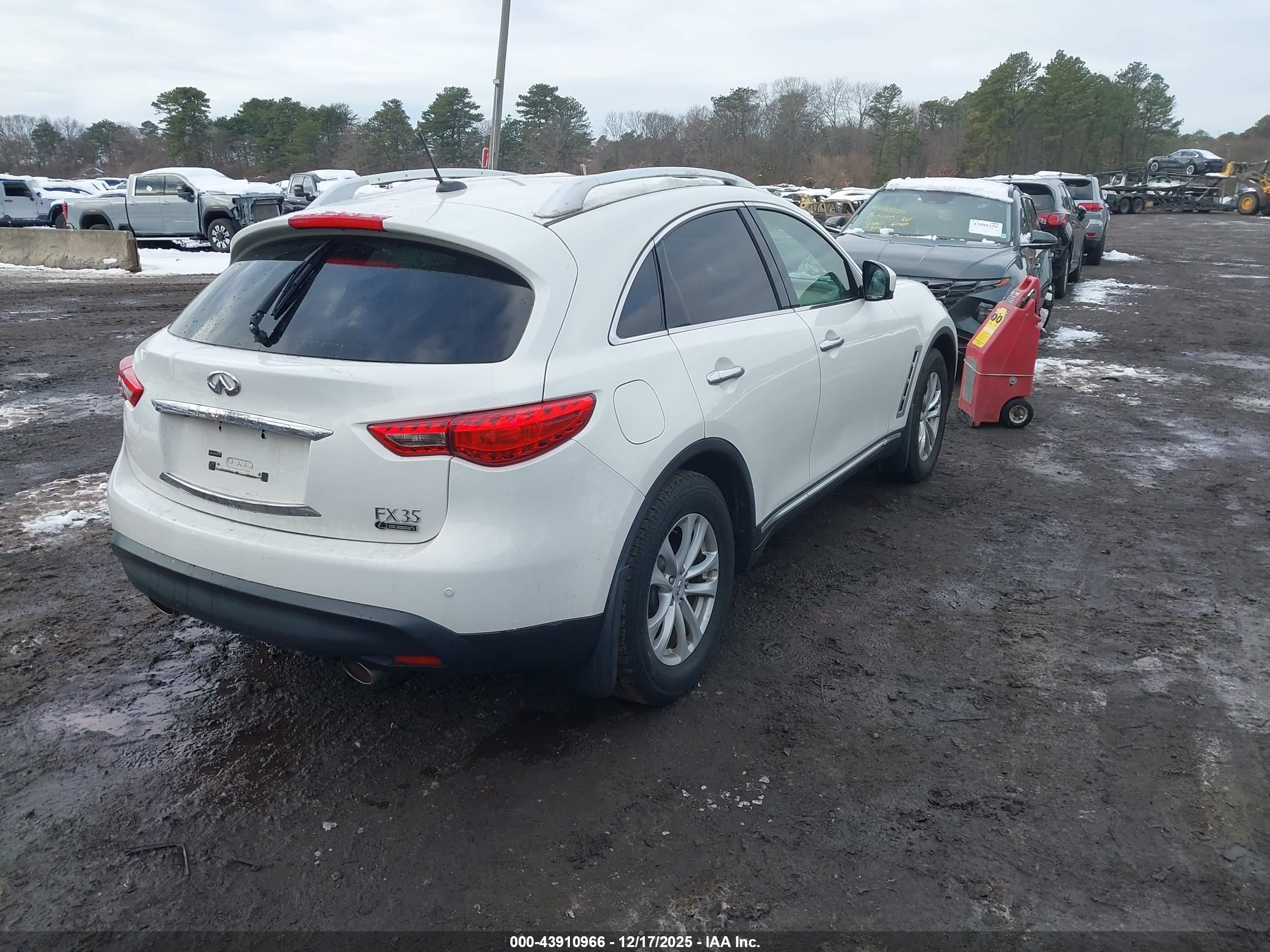 INFINITI FX35 image 4
