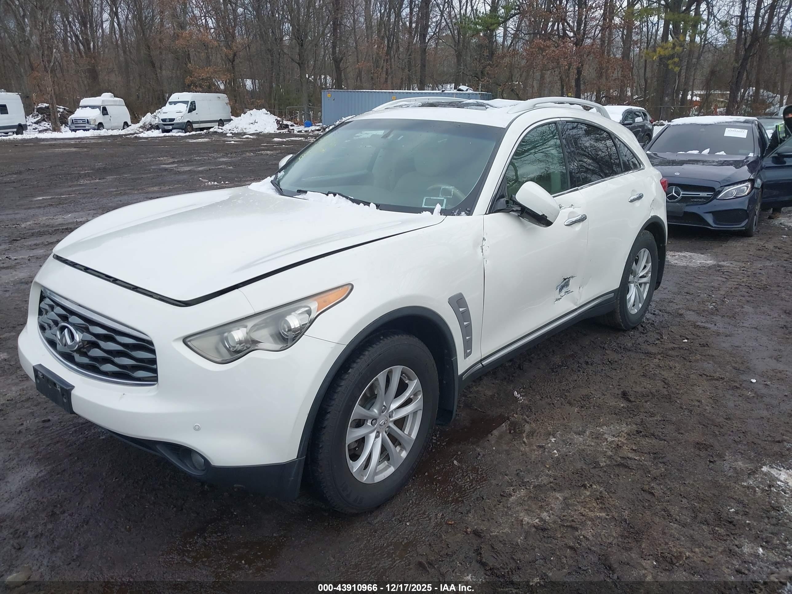 INFINITI FX35 image 6