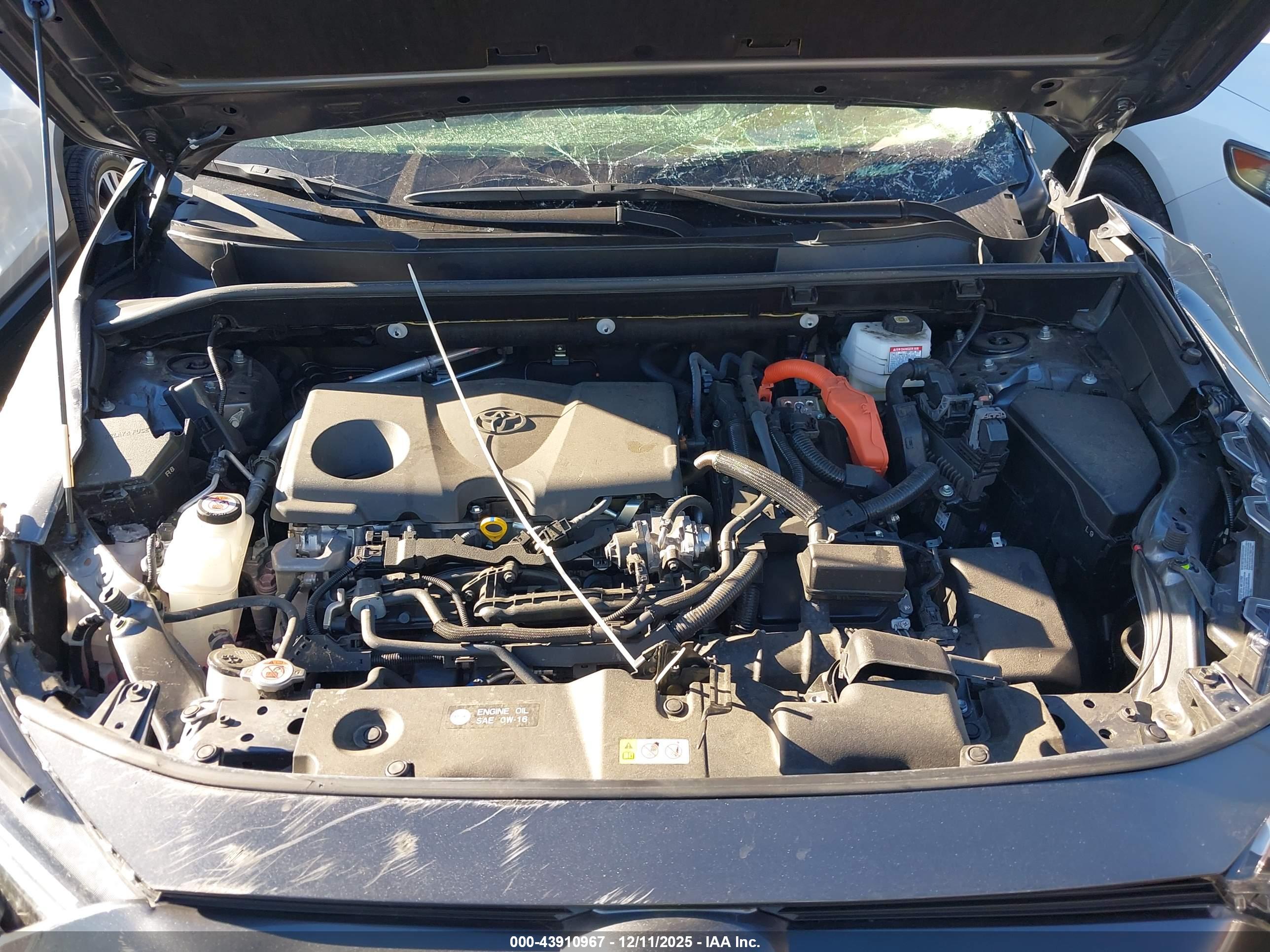 TOYOTA RAV4 image 10