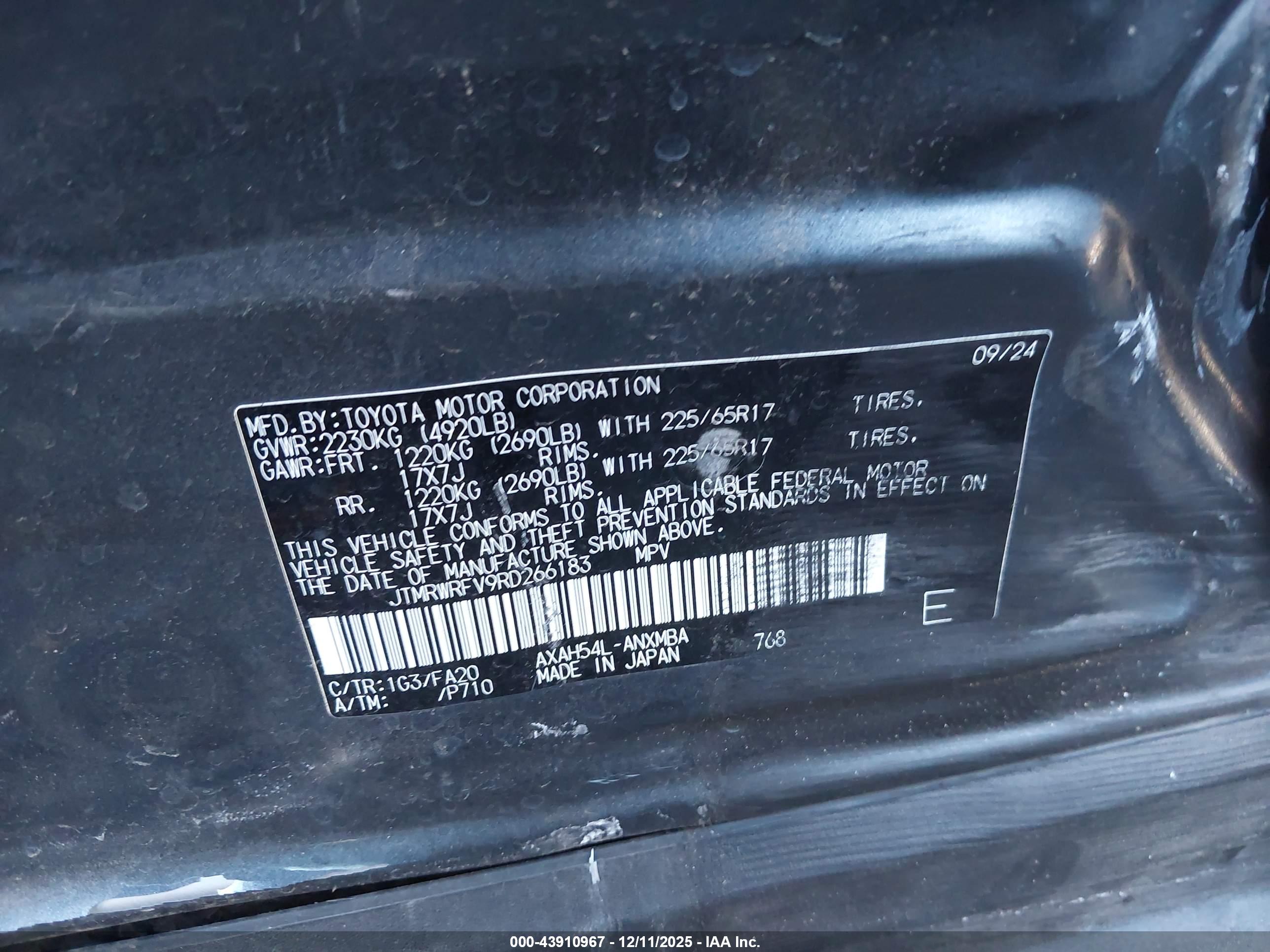 TOYOTA RAV4 image 9
