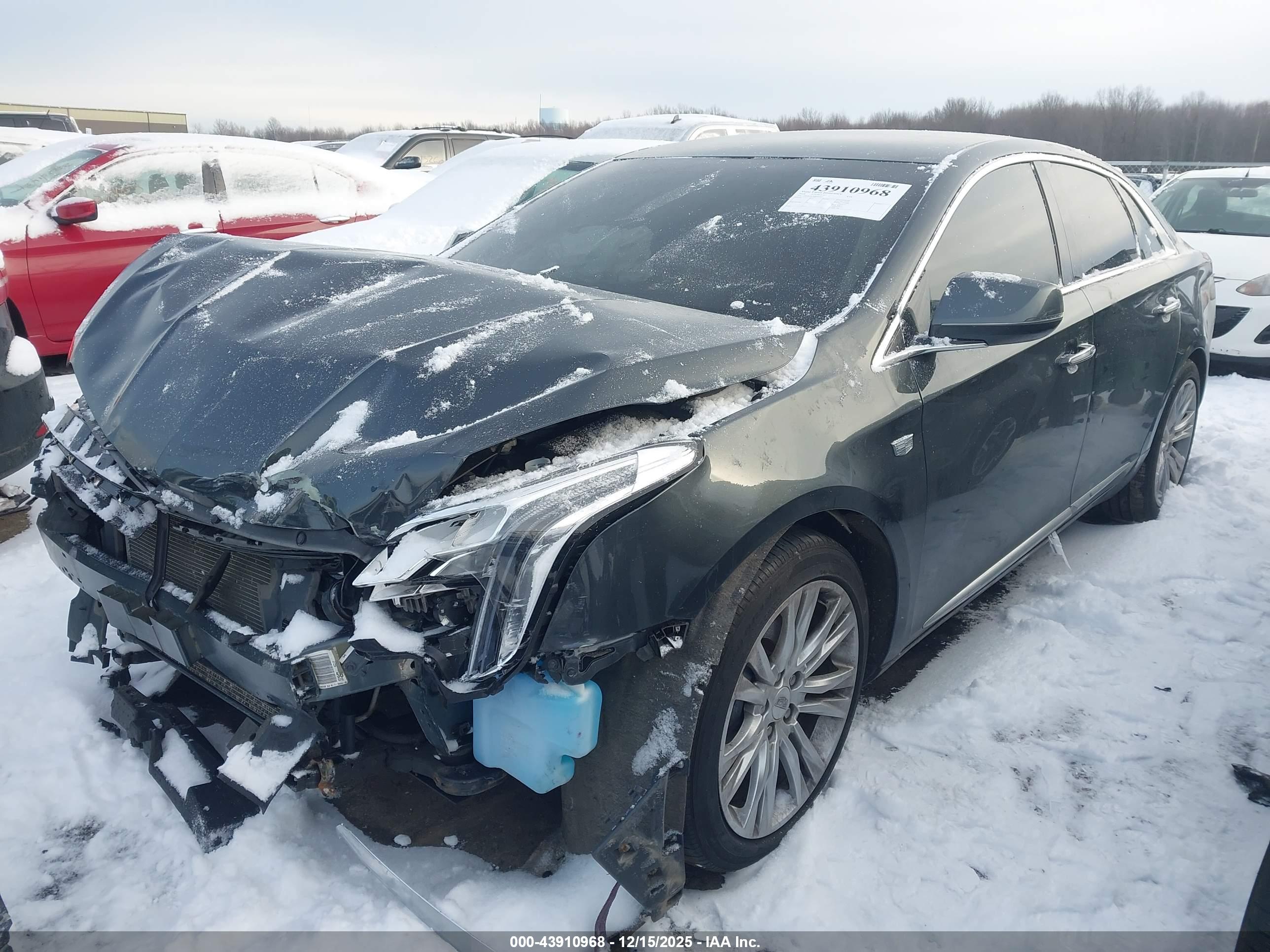 CADILLAC XTS image 2
