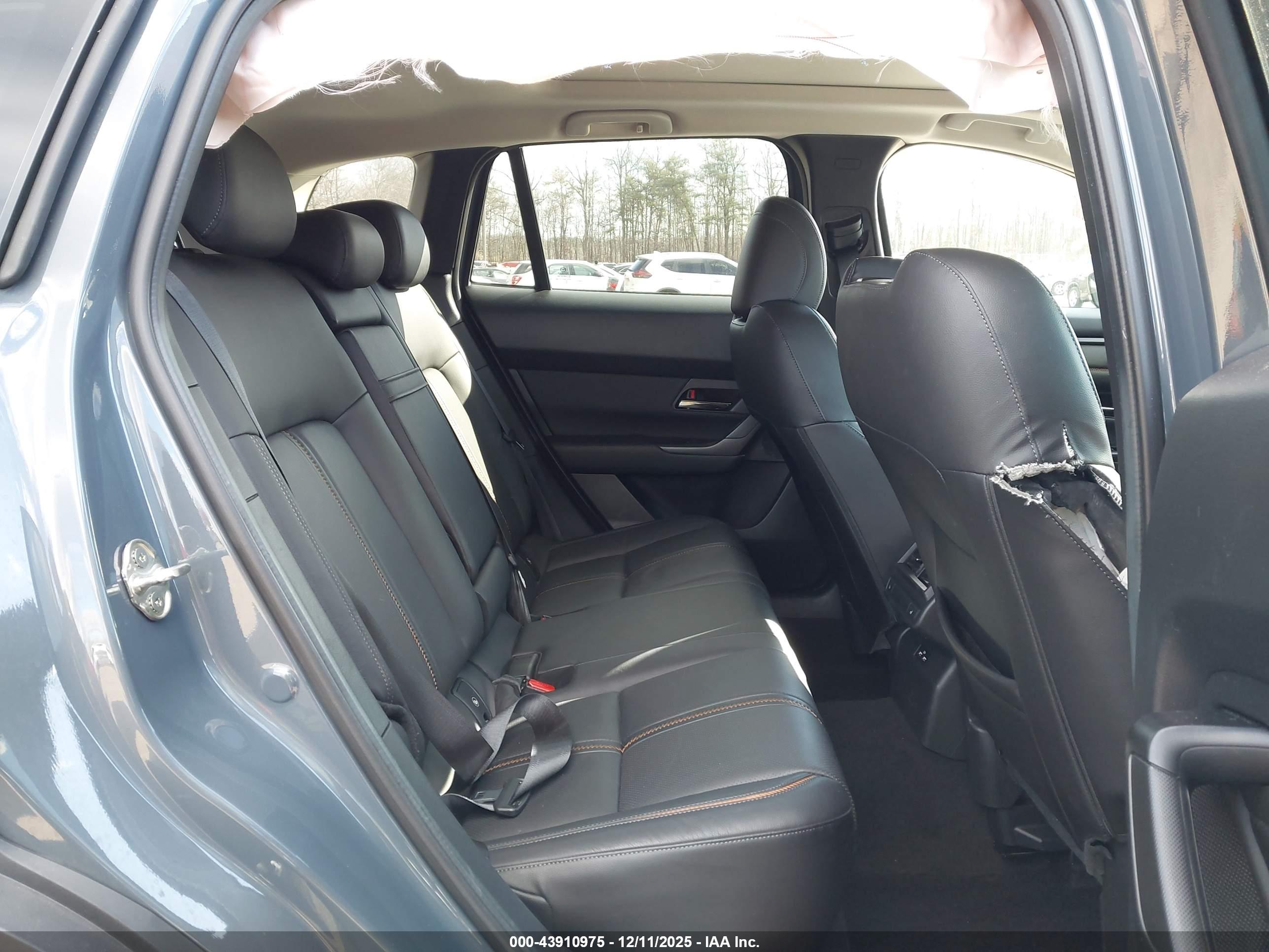 MAZDA CX-50 image 8