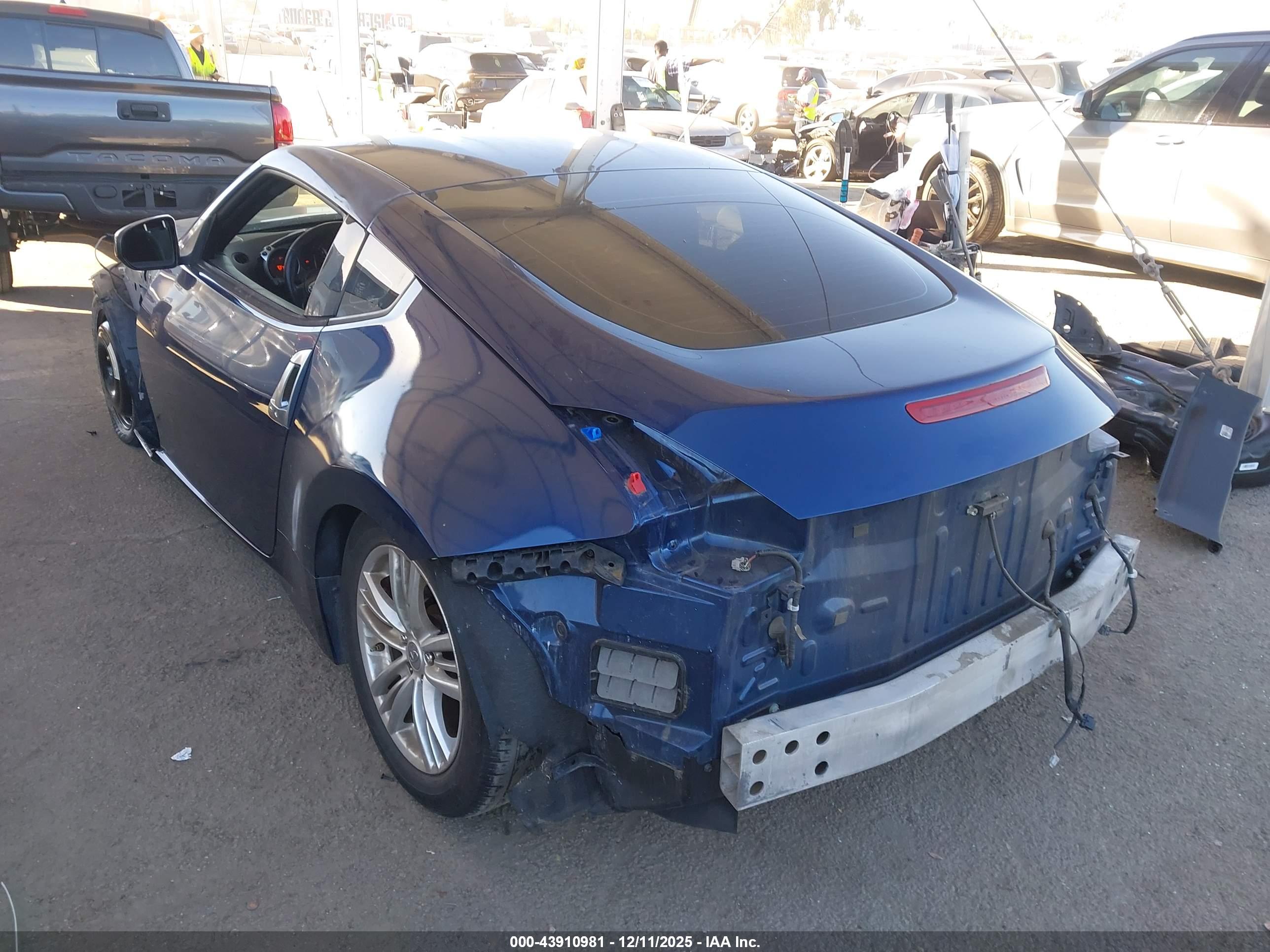 NISSAN 370Z image 3