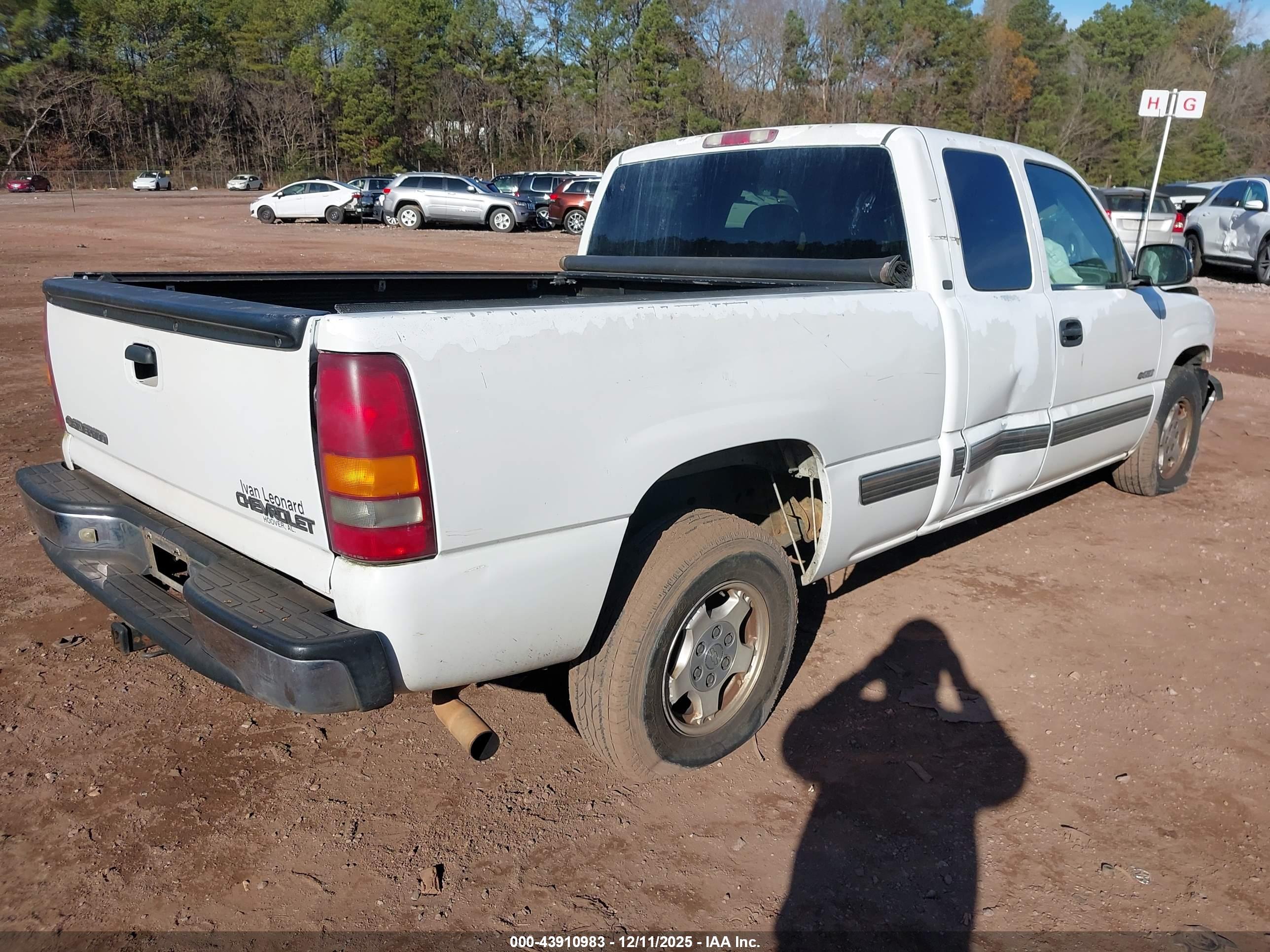 CHEVROLET SILVERADO image 4