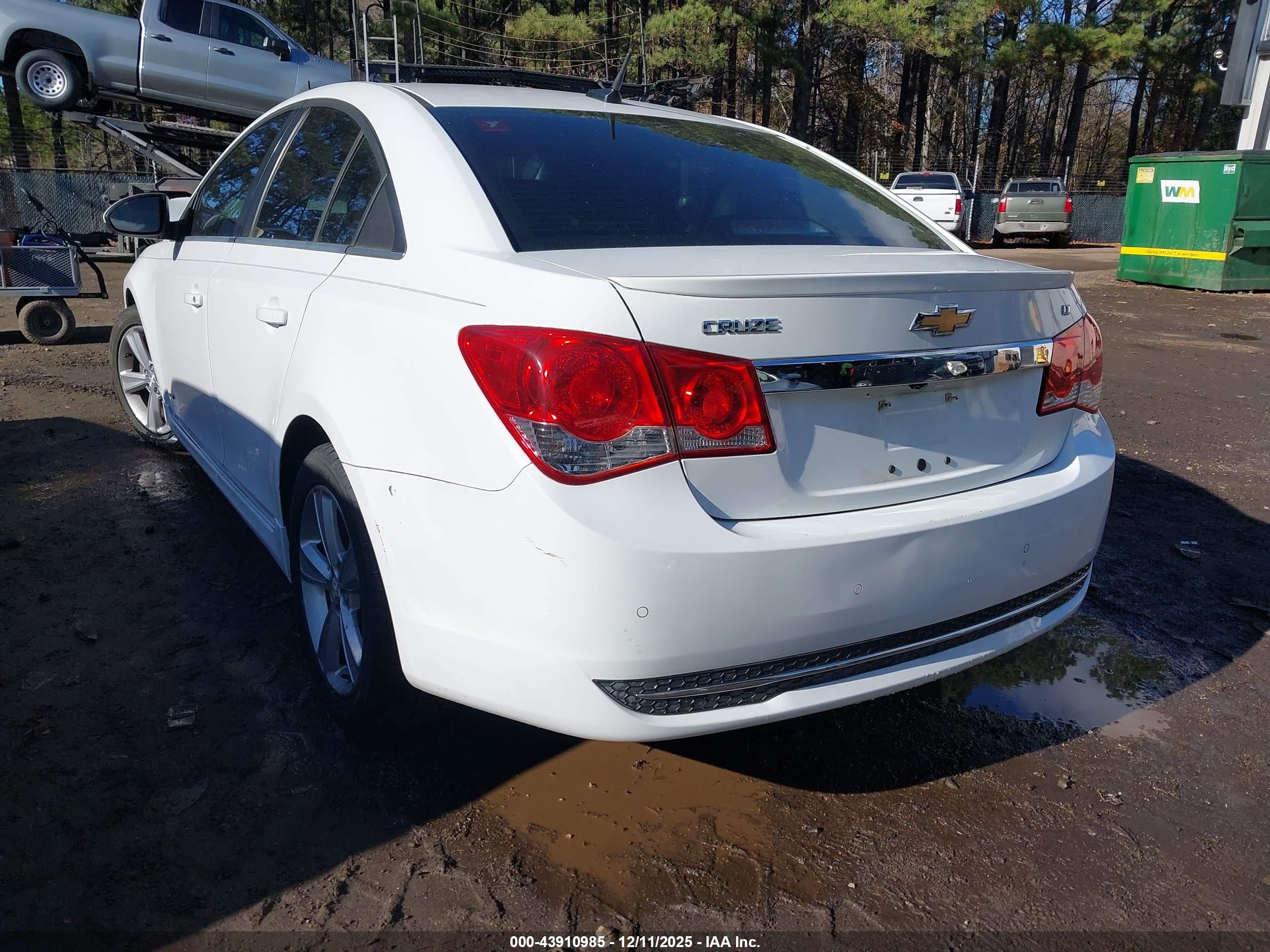 CHEVROLET CRUZE image 3