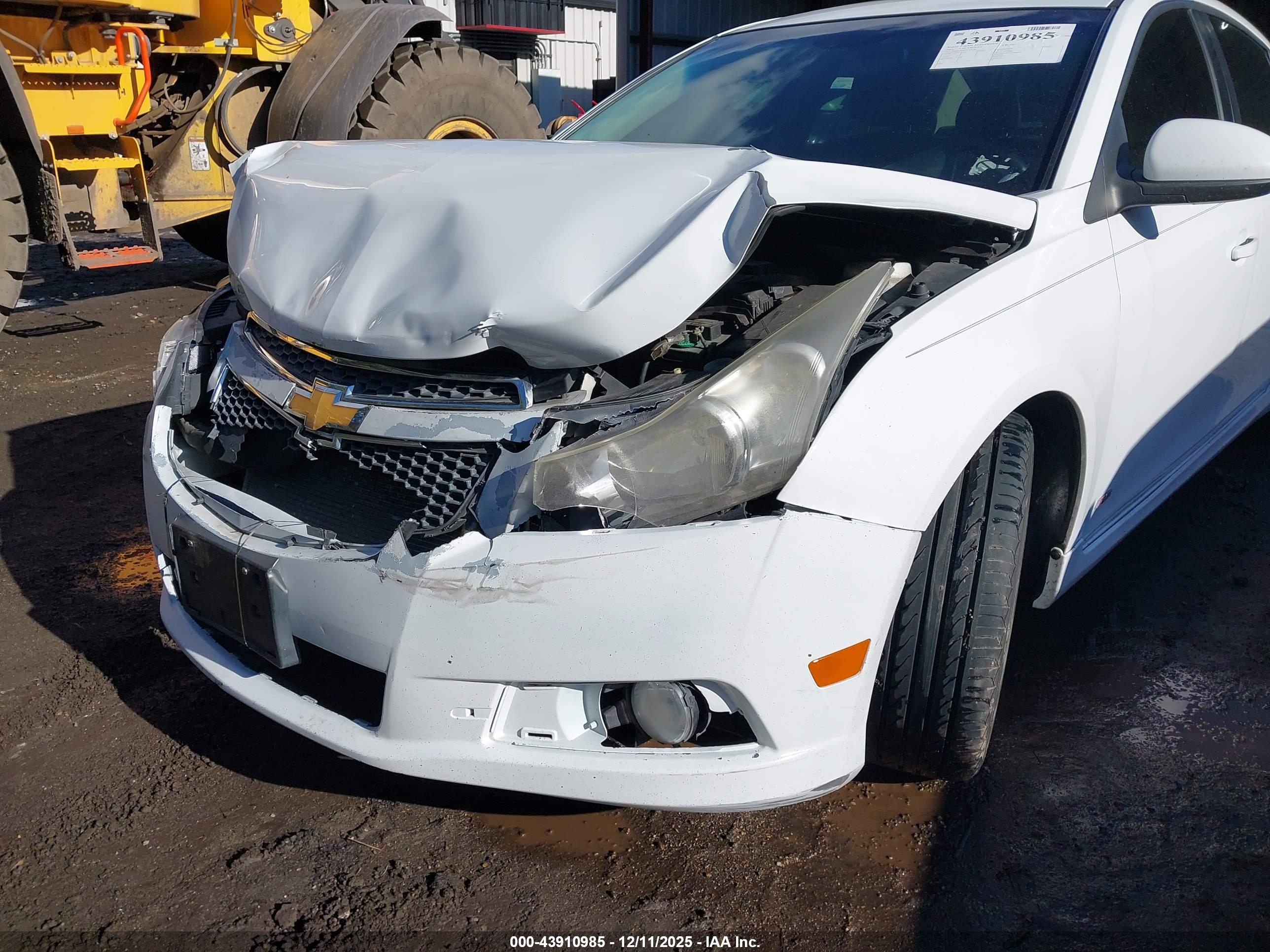 CHEVROLET CRUZE image 6