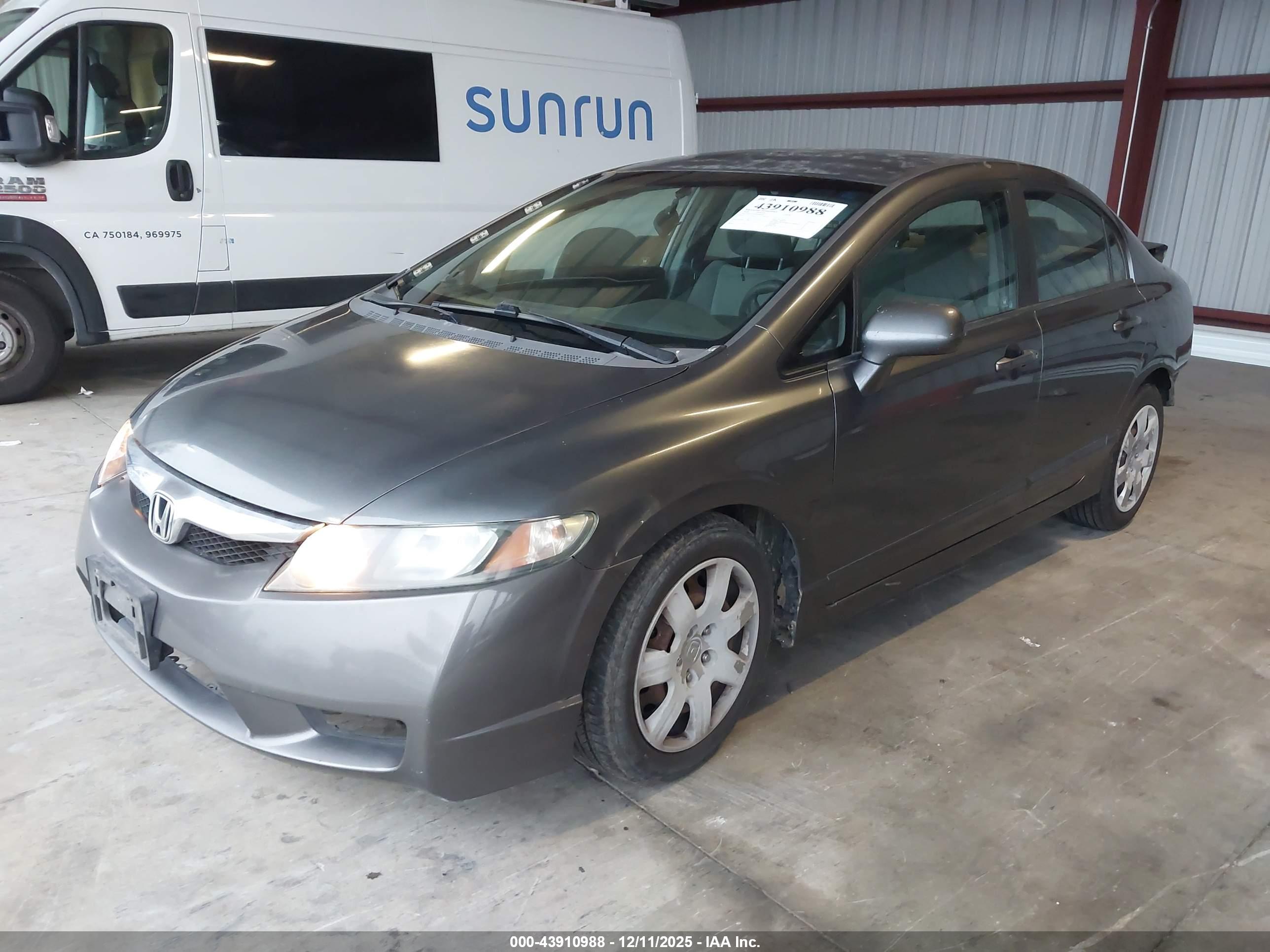 HONDA CIVIC image 2