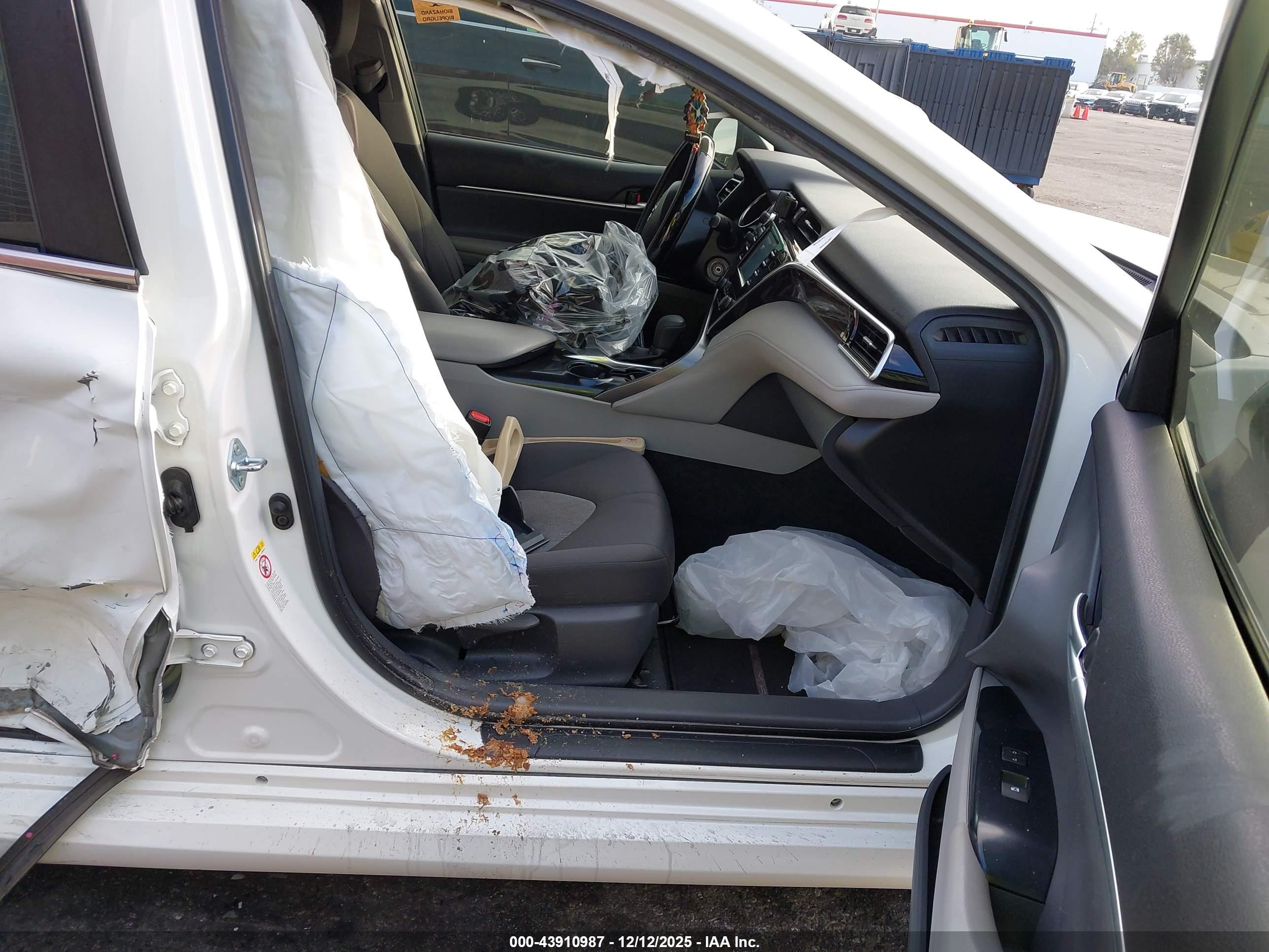 TOYOTA CAMRY image 5