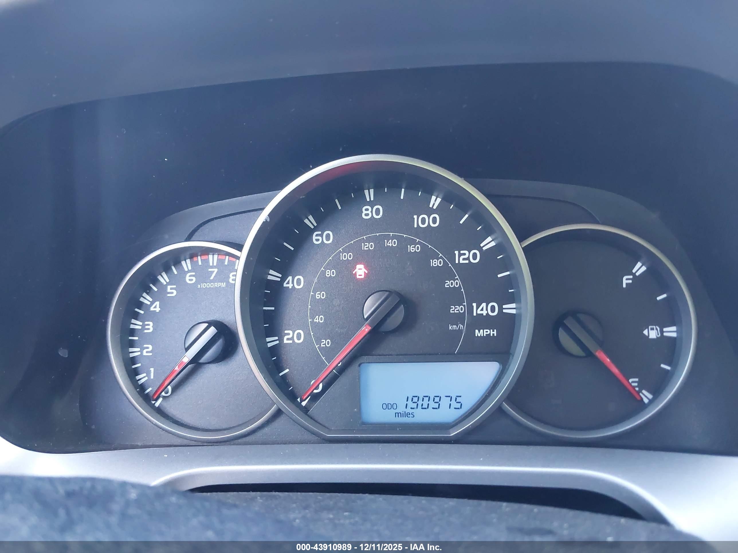 TOYOTA RAV4 image 7