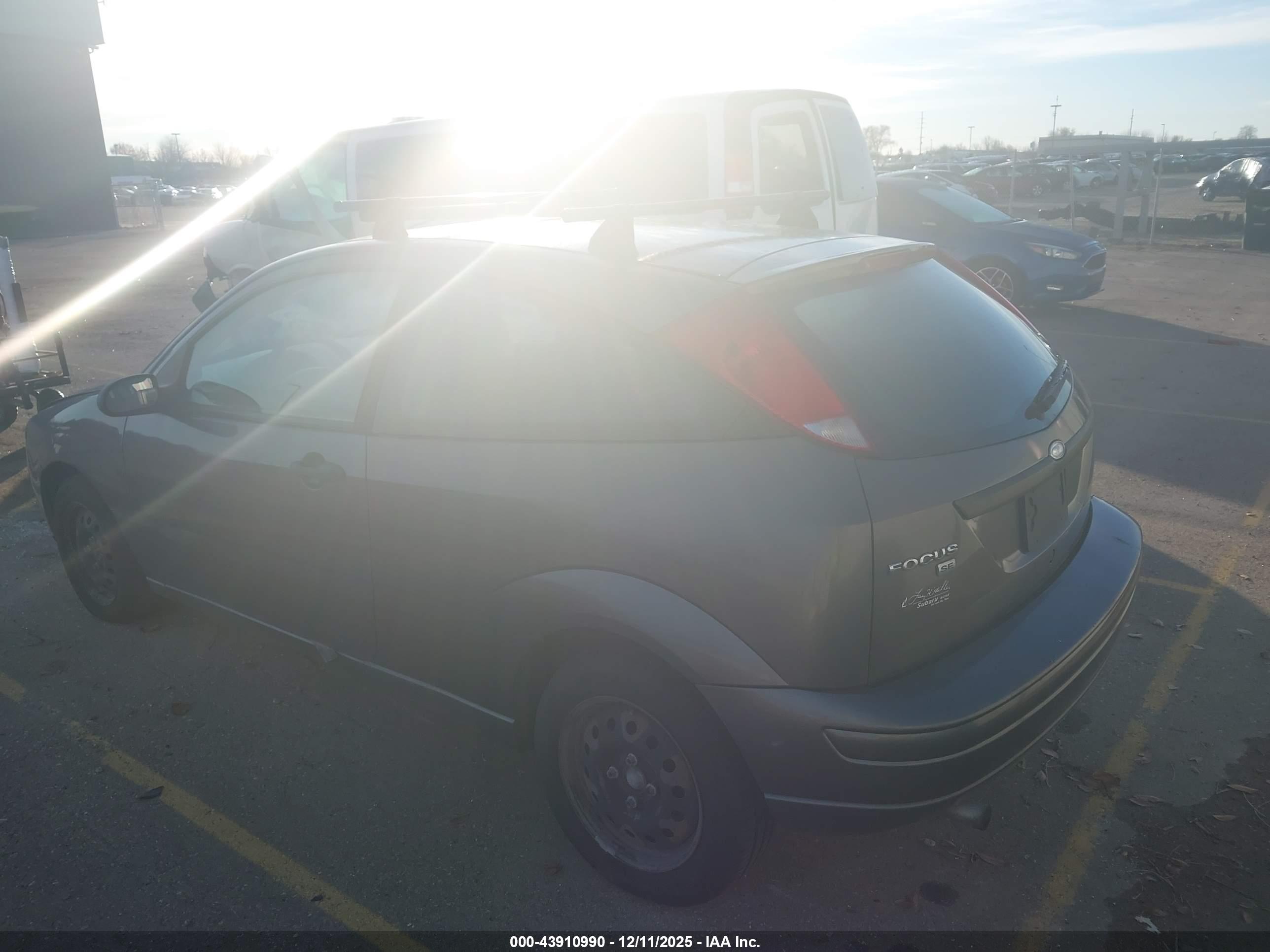 FORD FOCUS image 3