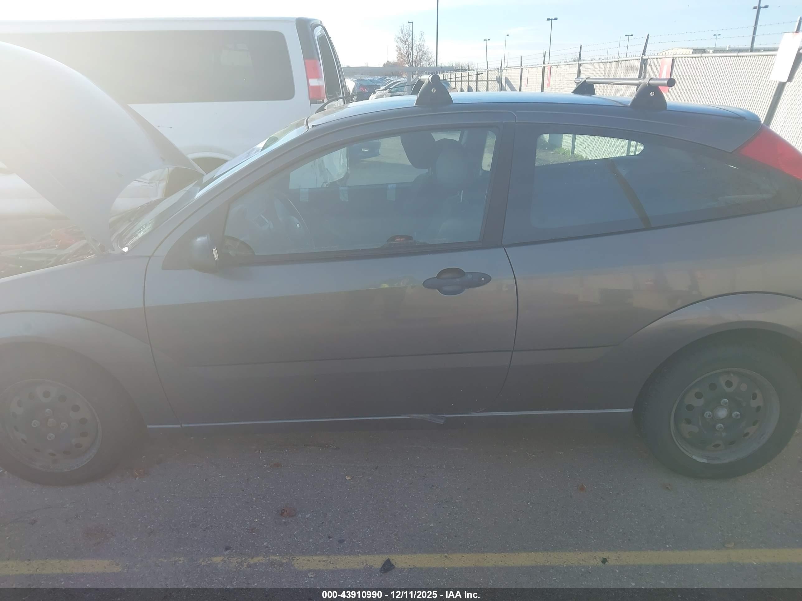 FORD FOCUS image 6