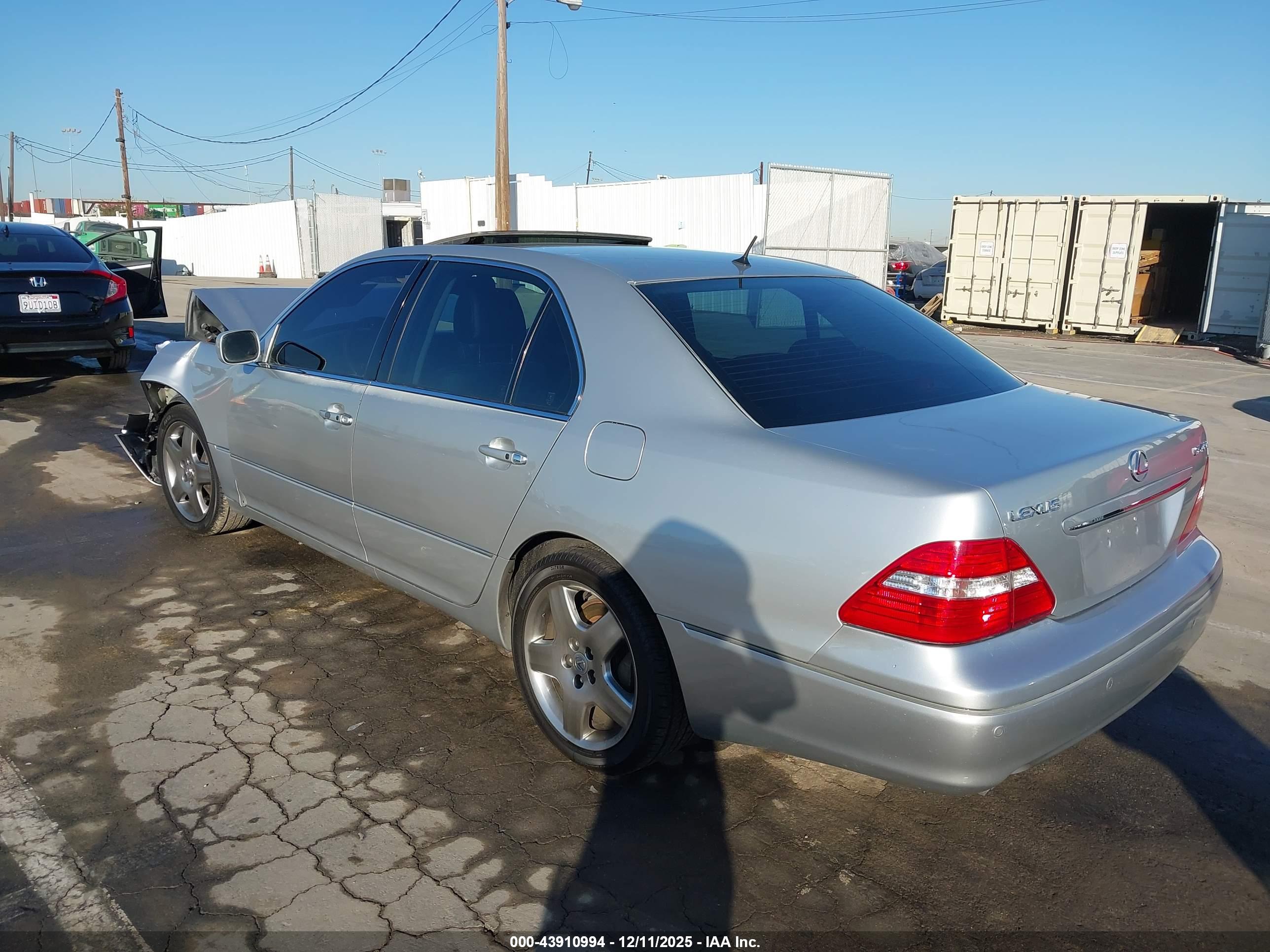LEXUS LS image 3