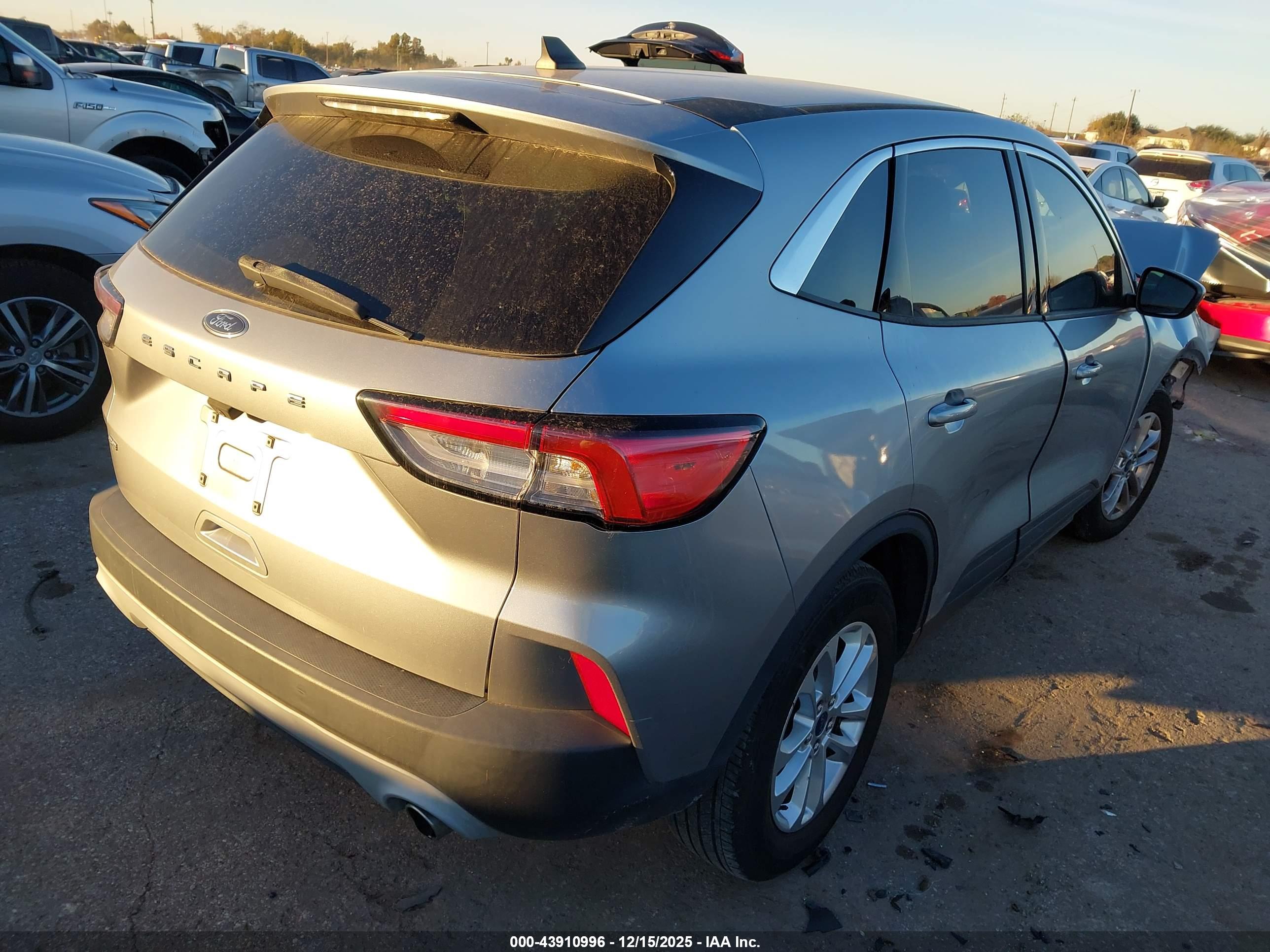 FORD ESCAPE image 4