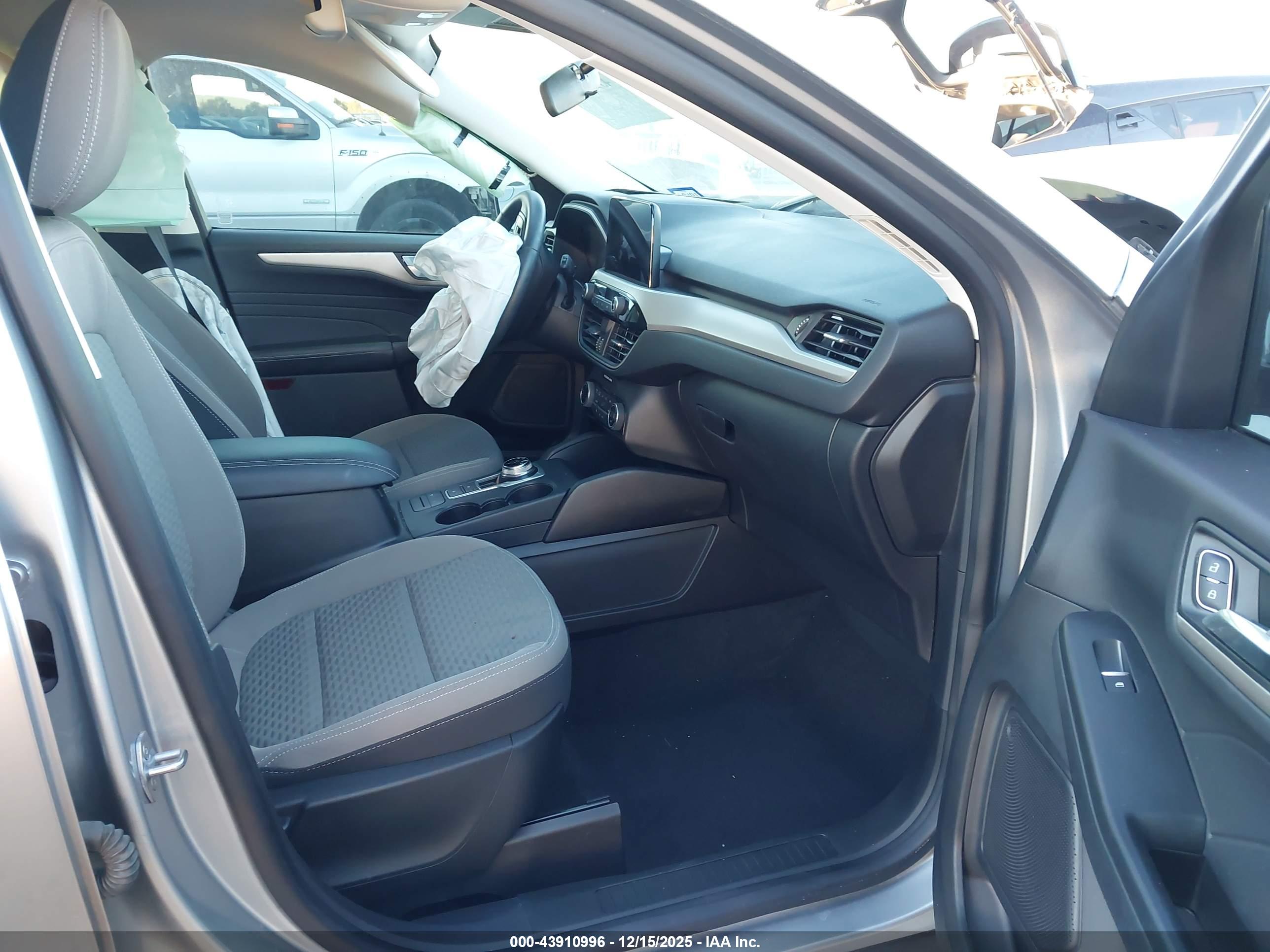 FORD ESCAPE image 5