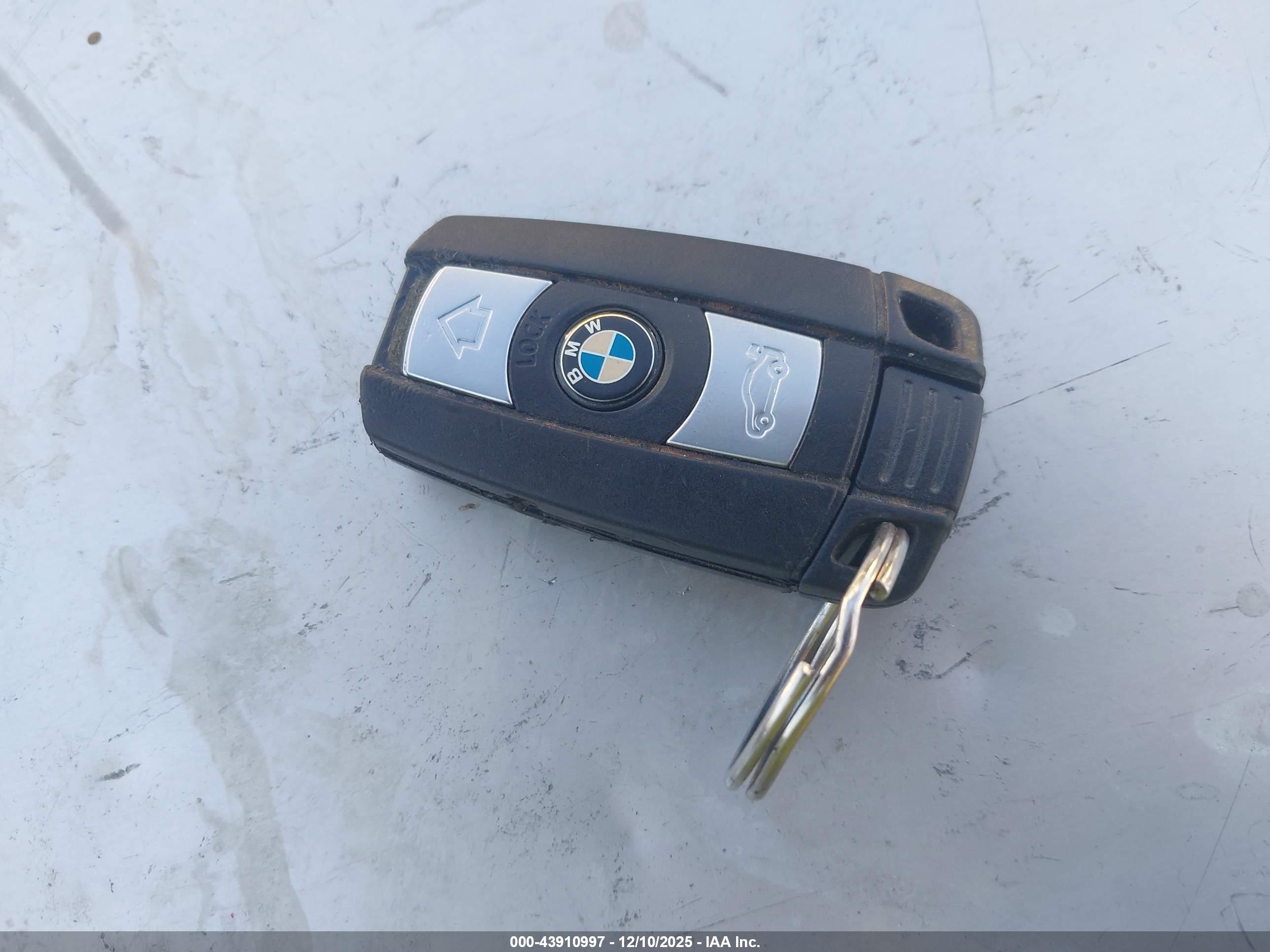 BMW 335I image 11
