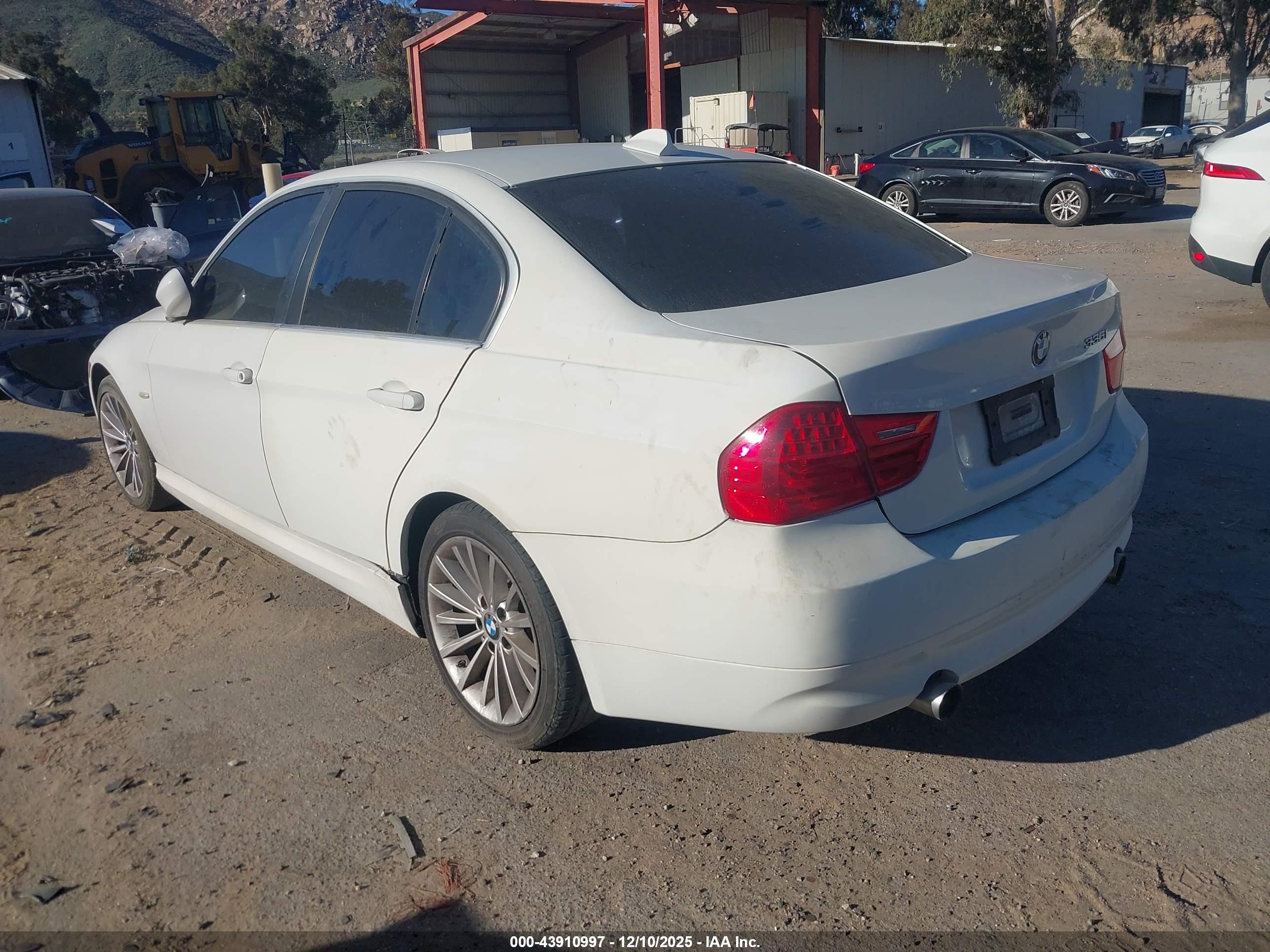 BMW 335I image 3