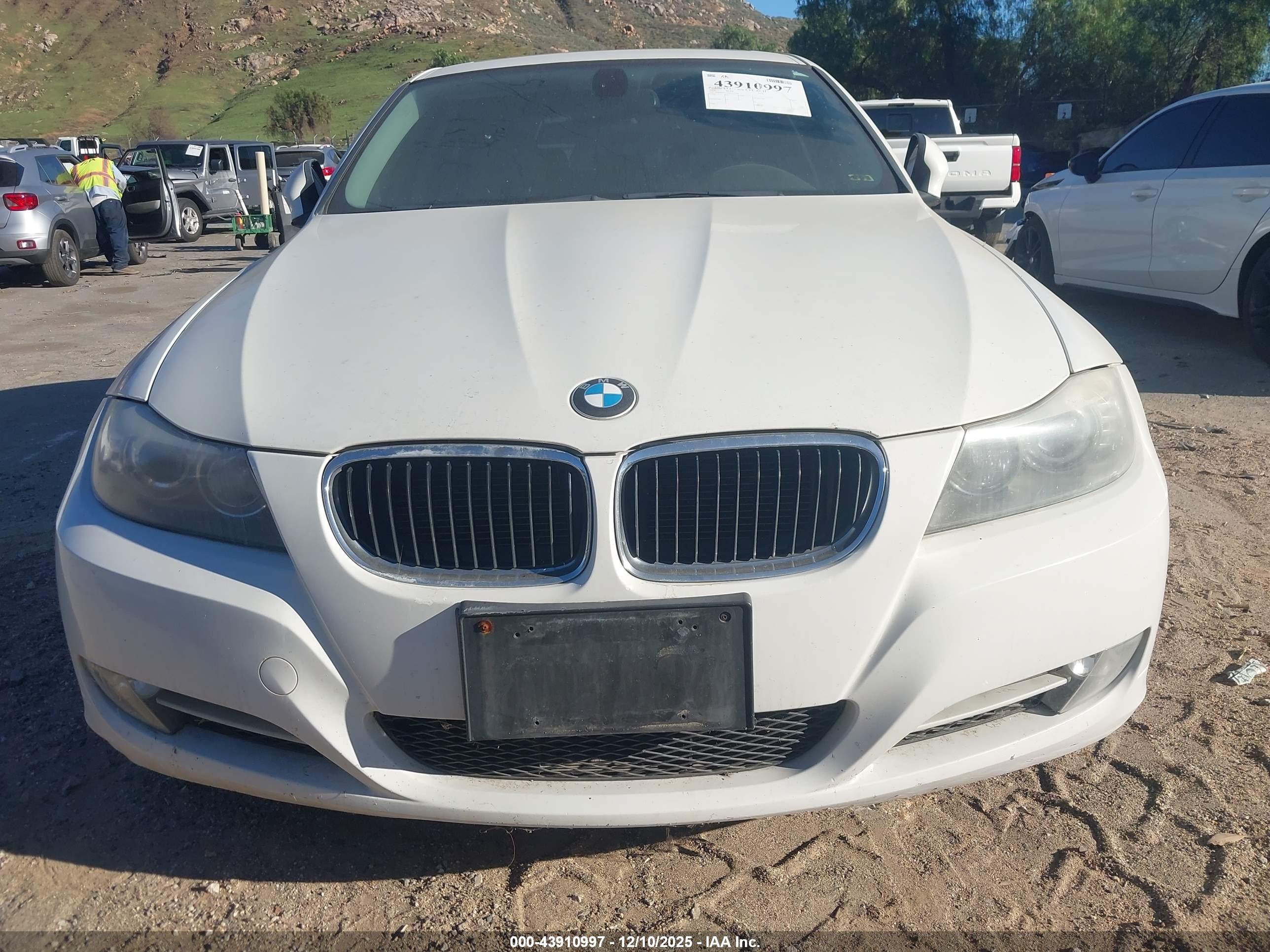 BMW 335I image 6
