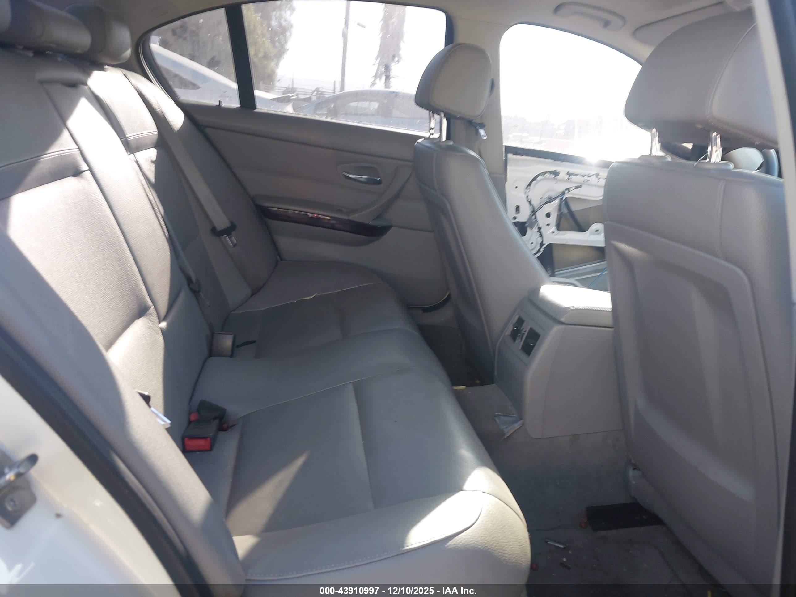 BMW 335I image 8