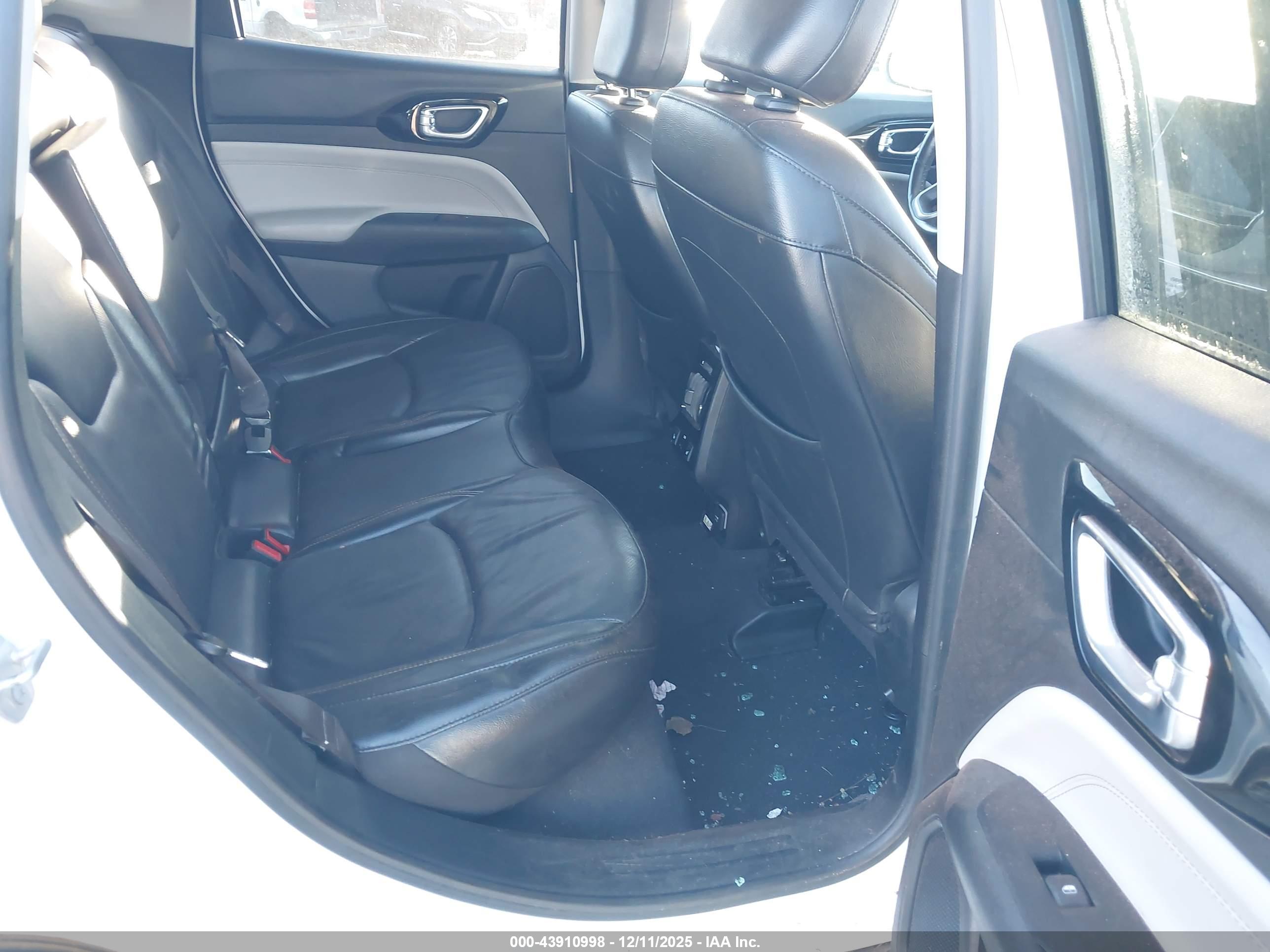 JEEP COMPASS image 8