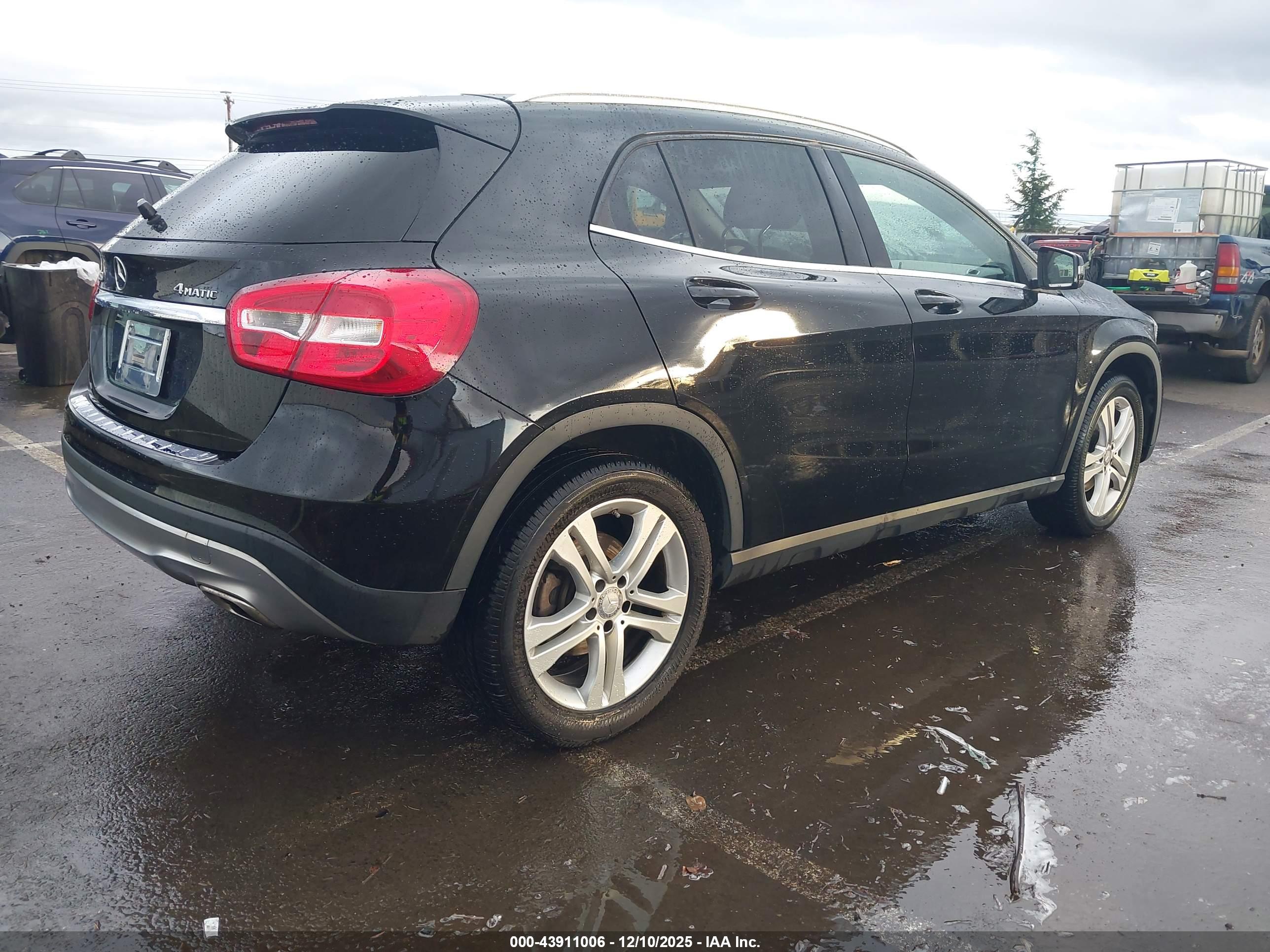 MERCEDES-BENZ GLA image 4