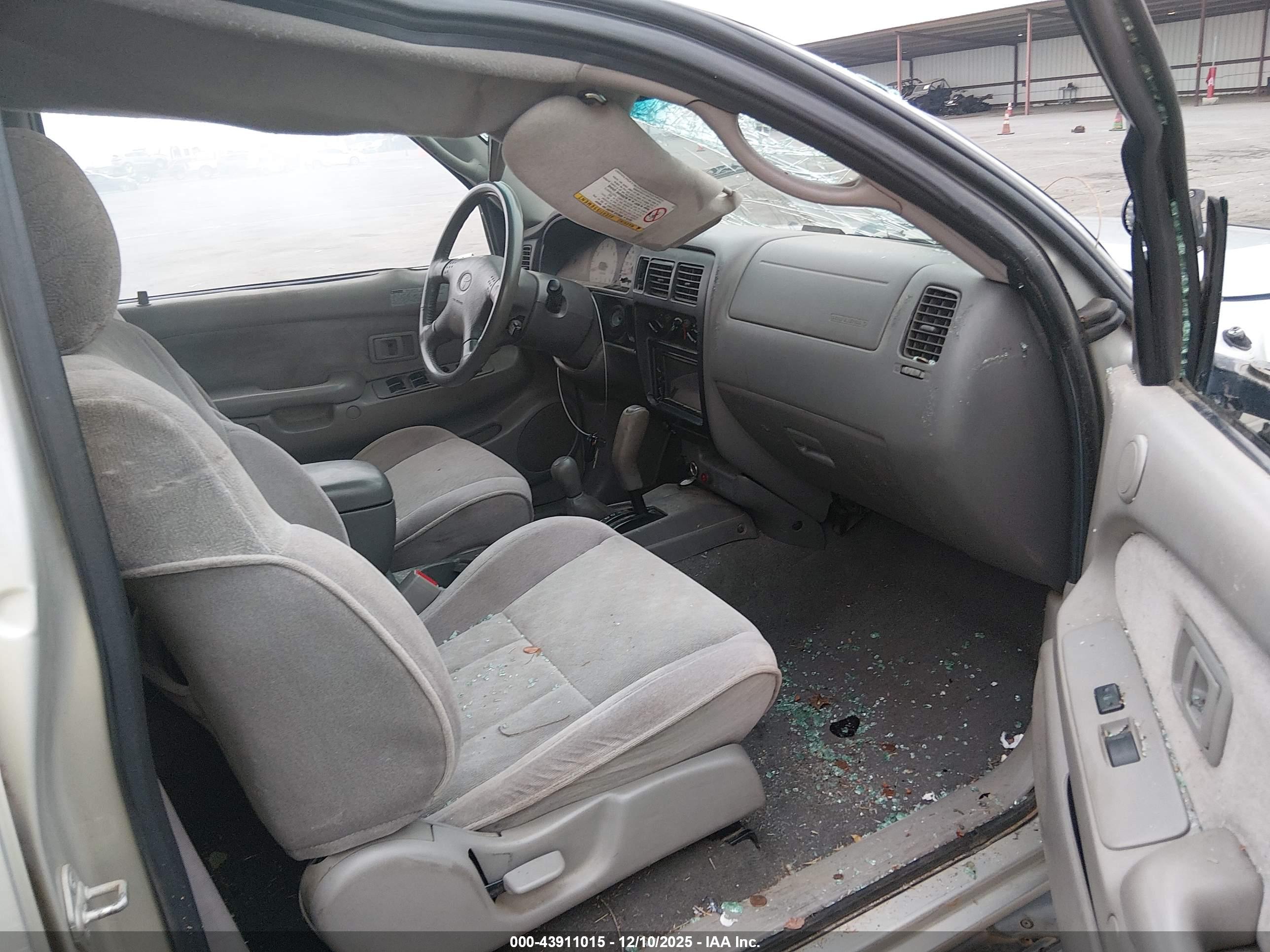 TOYOTA TACOMA image 5