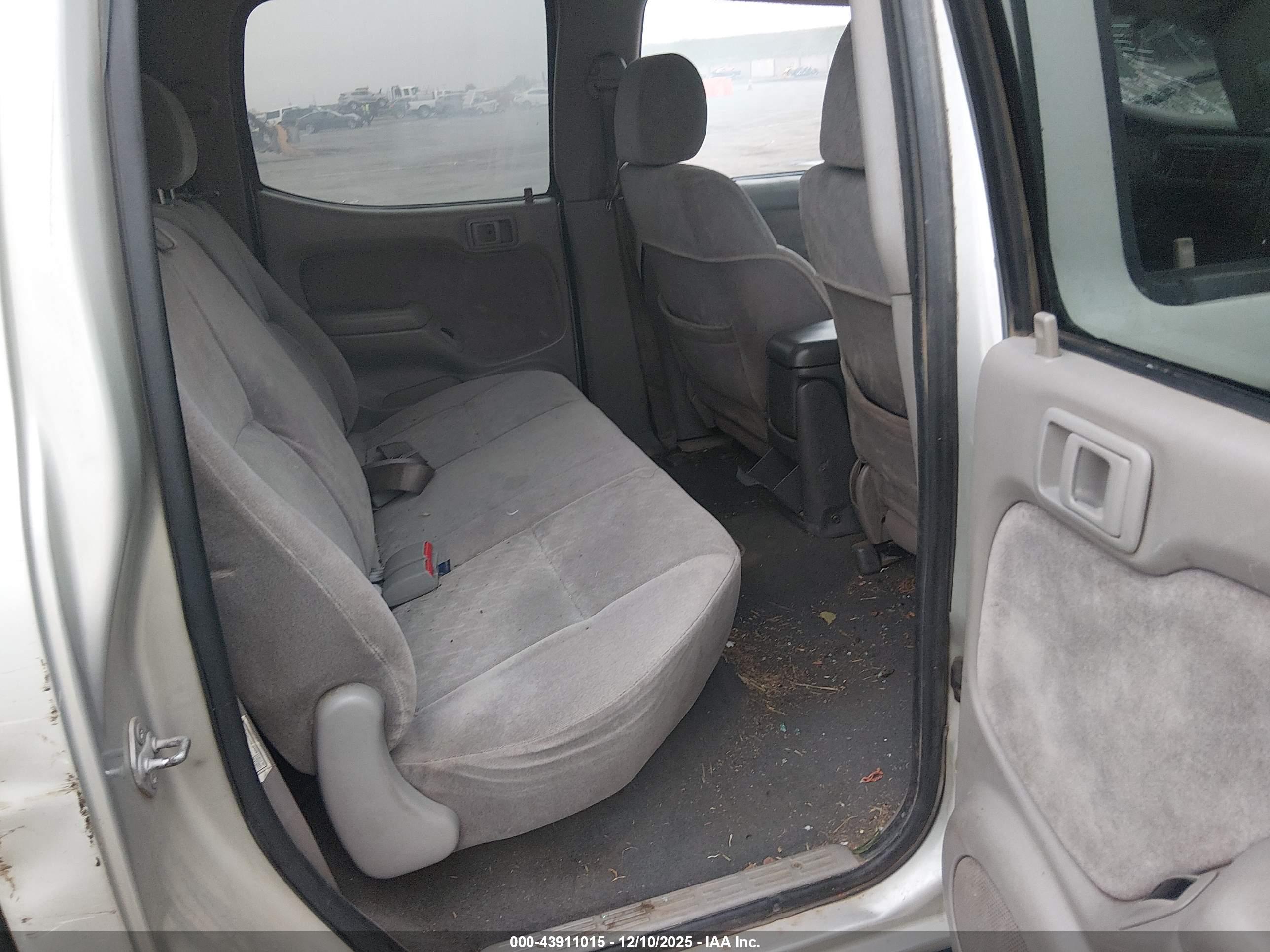 TOYOTA TACOMA image 8