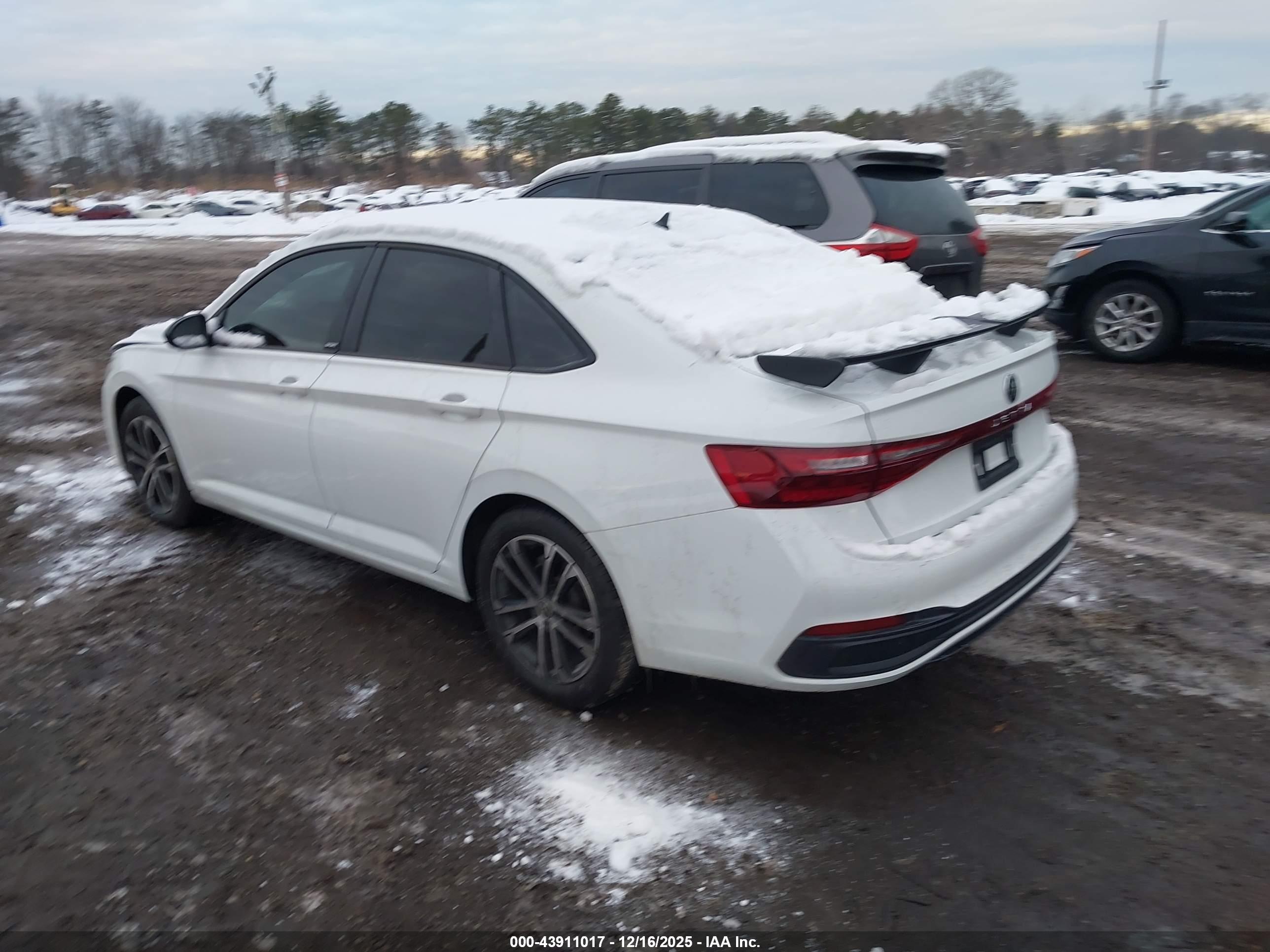 VOLKSWAGEN JETTA image 3